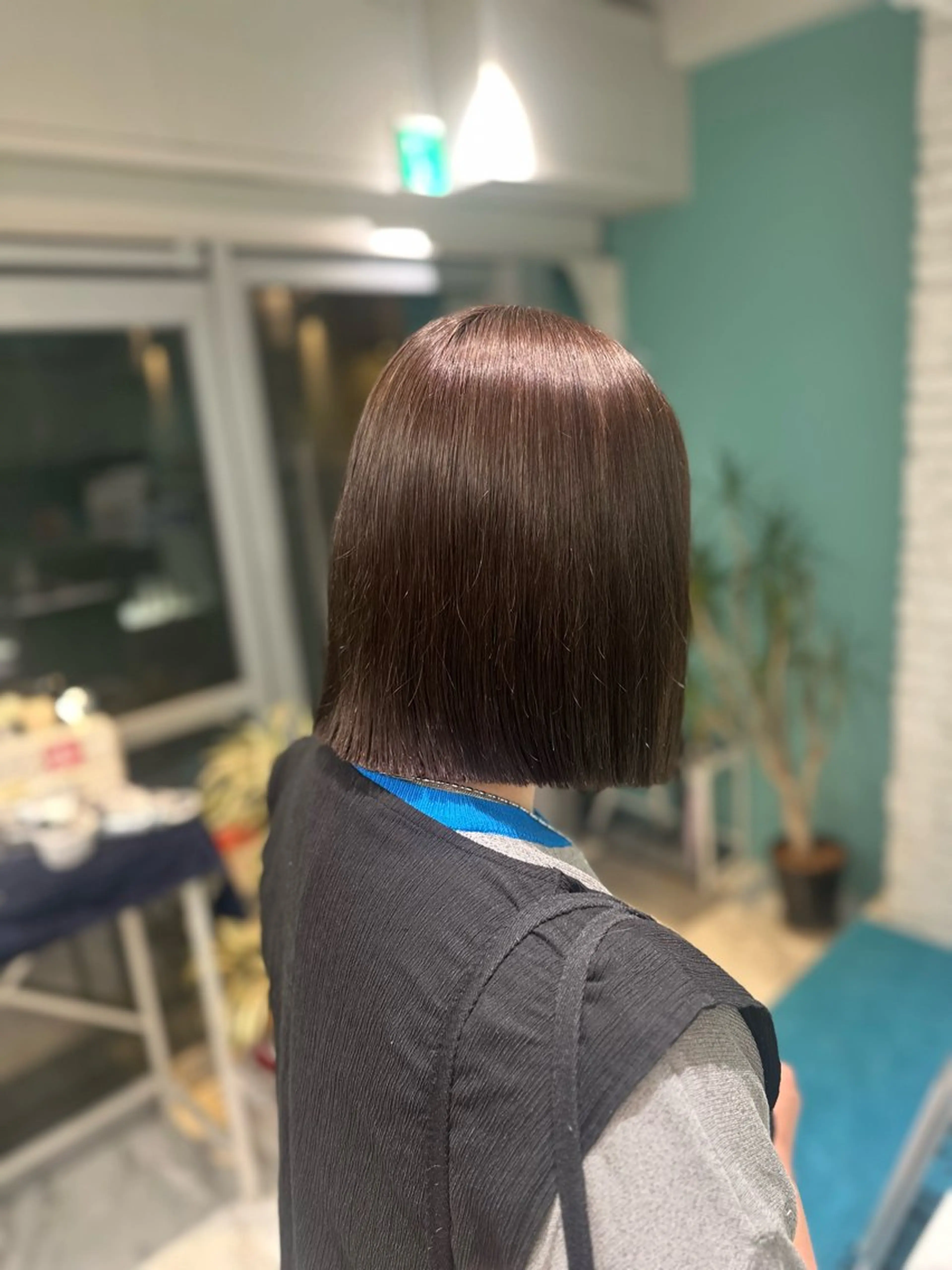 ショート カラー 切りっぱなしボブ ボブ ヘアカラー トリートメント LeeHorie MIUのヘアスタイル