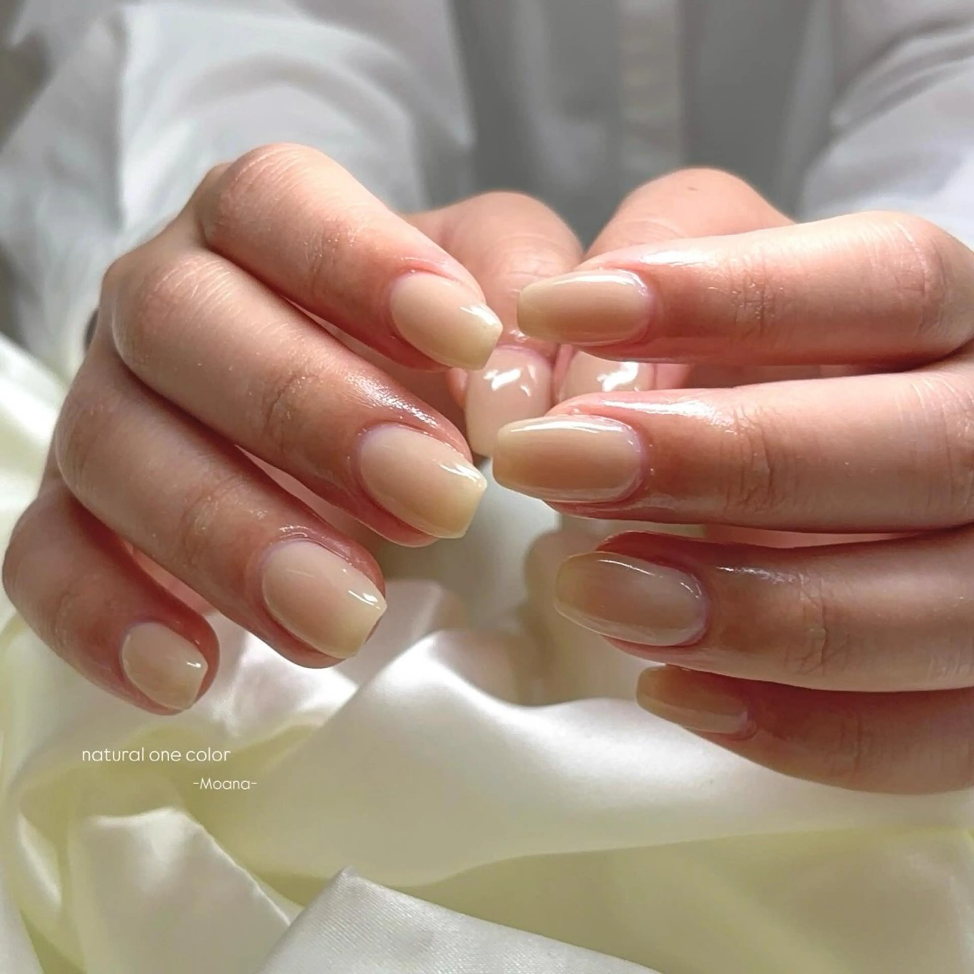 ネイル オフィスネイル ワンカラーネイル シンプルネイル ホワイト ハンドネイル Moana nail Hiyoriのネイルデザイン