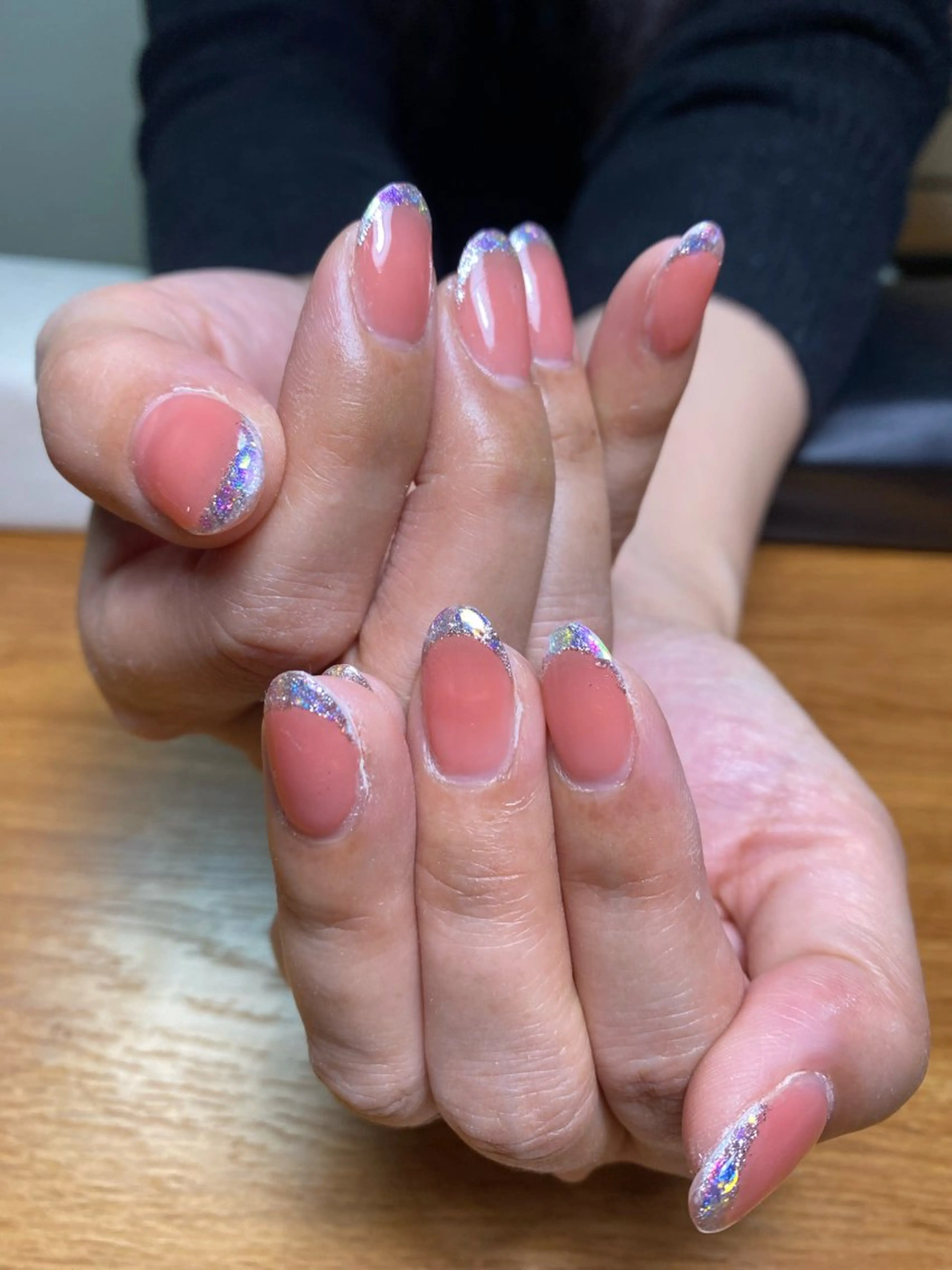 ネイル フレンチネイル ガラスフレンチ ホログラムネイル ネイルサロンまきの所属・牧野 真都華のネイルデザイン