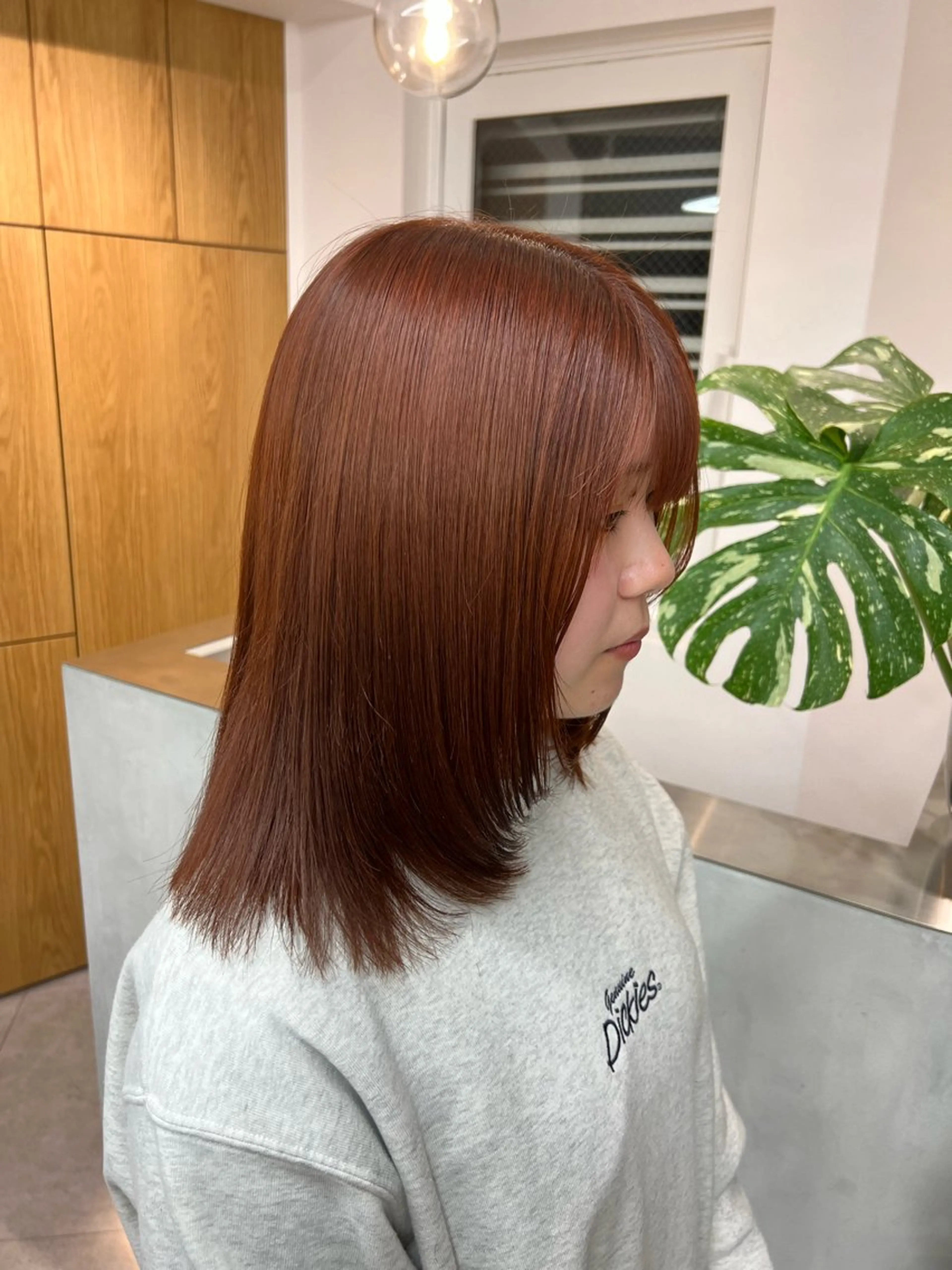 ミディアム カラー 顔まわりレイヤー レイヤーカット 小森聖奈 韓国風レイヤーカットのヘアスタイル