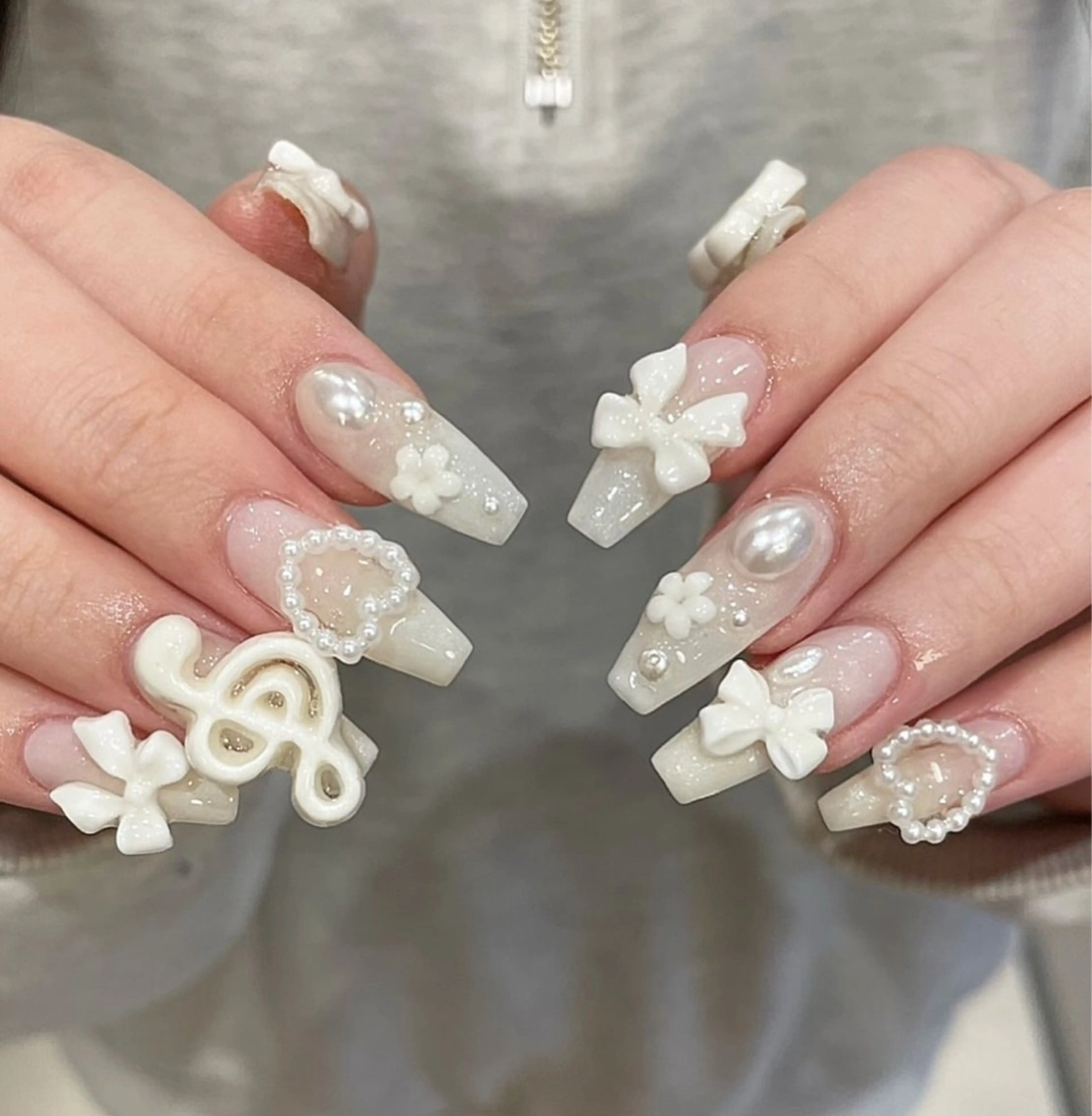 ネイル アートネイル フラワーネイル フレンチネイル ジェルネイル グラデーション ハンドネイル Ryunail所属・Ryu Nail NekoChanのネイルデザイン