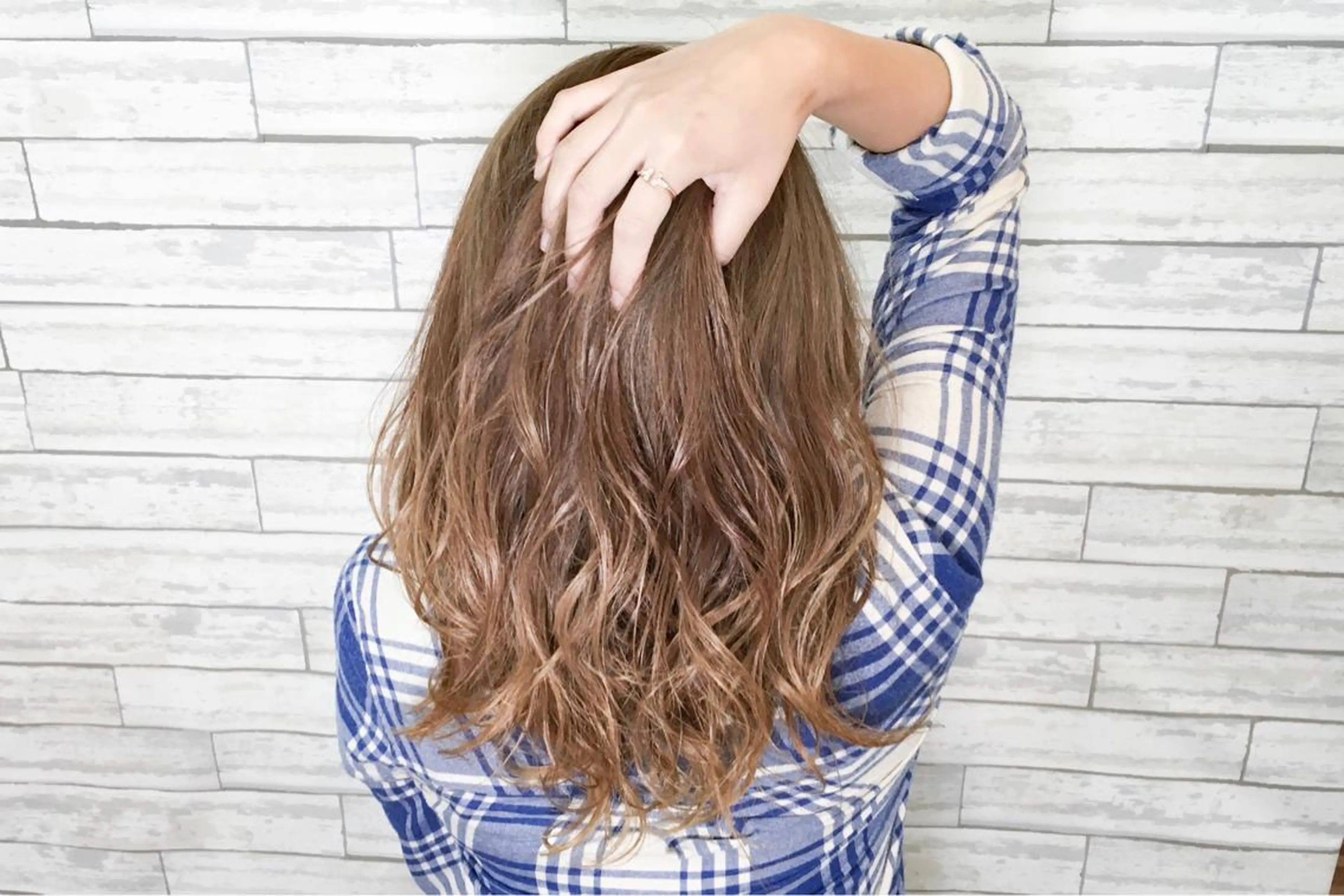 セミロング カラー ヘアアレンジ ダブルカラー グラデーションカラー ANBEL所属・ANBEL代表 西尾裕樹のヘアスタイル