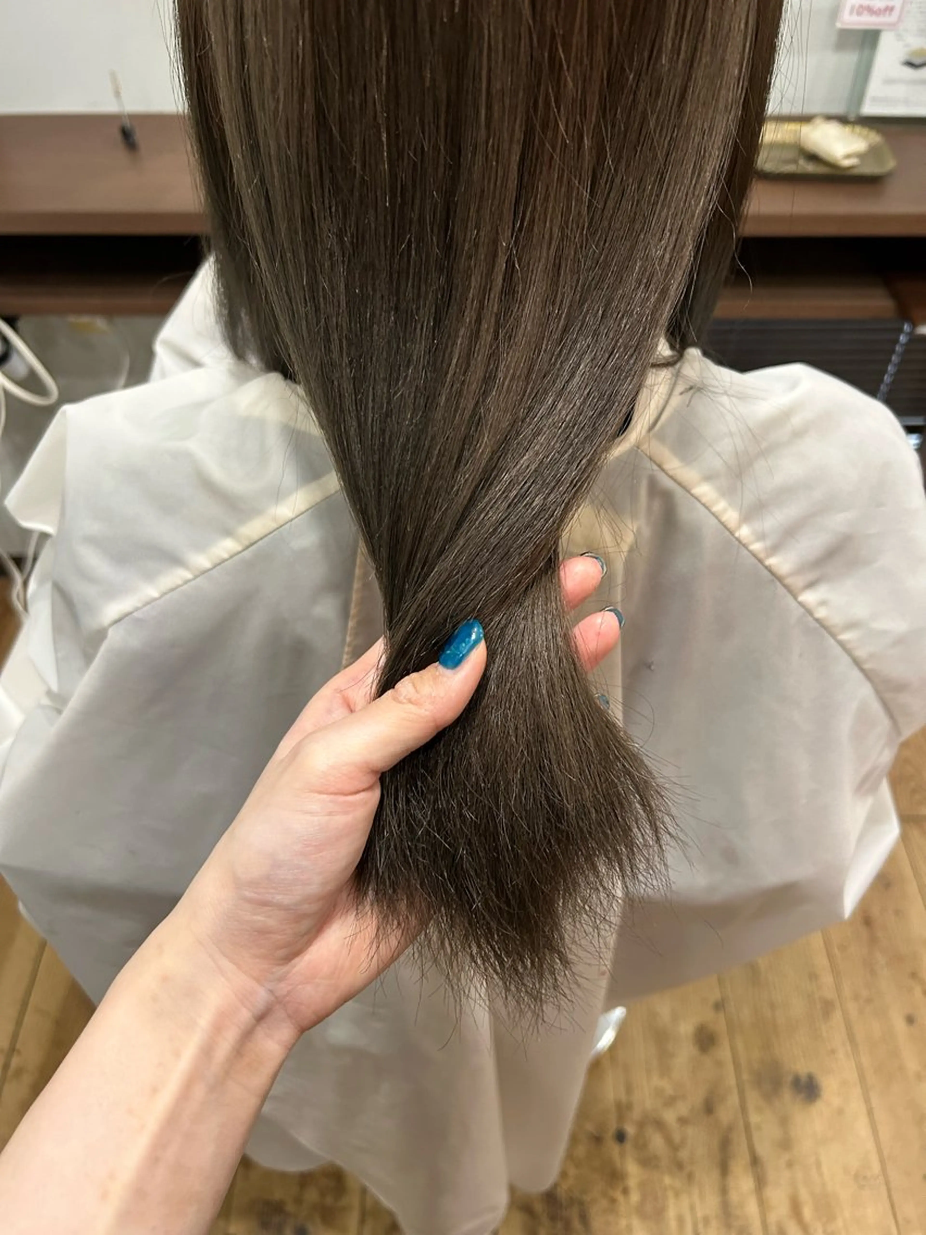 カラー ブリーチ オリーブカラー さかい しいなのヘアスタイル