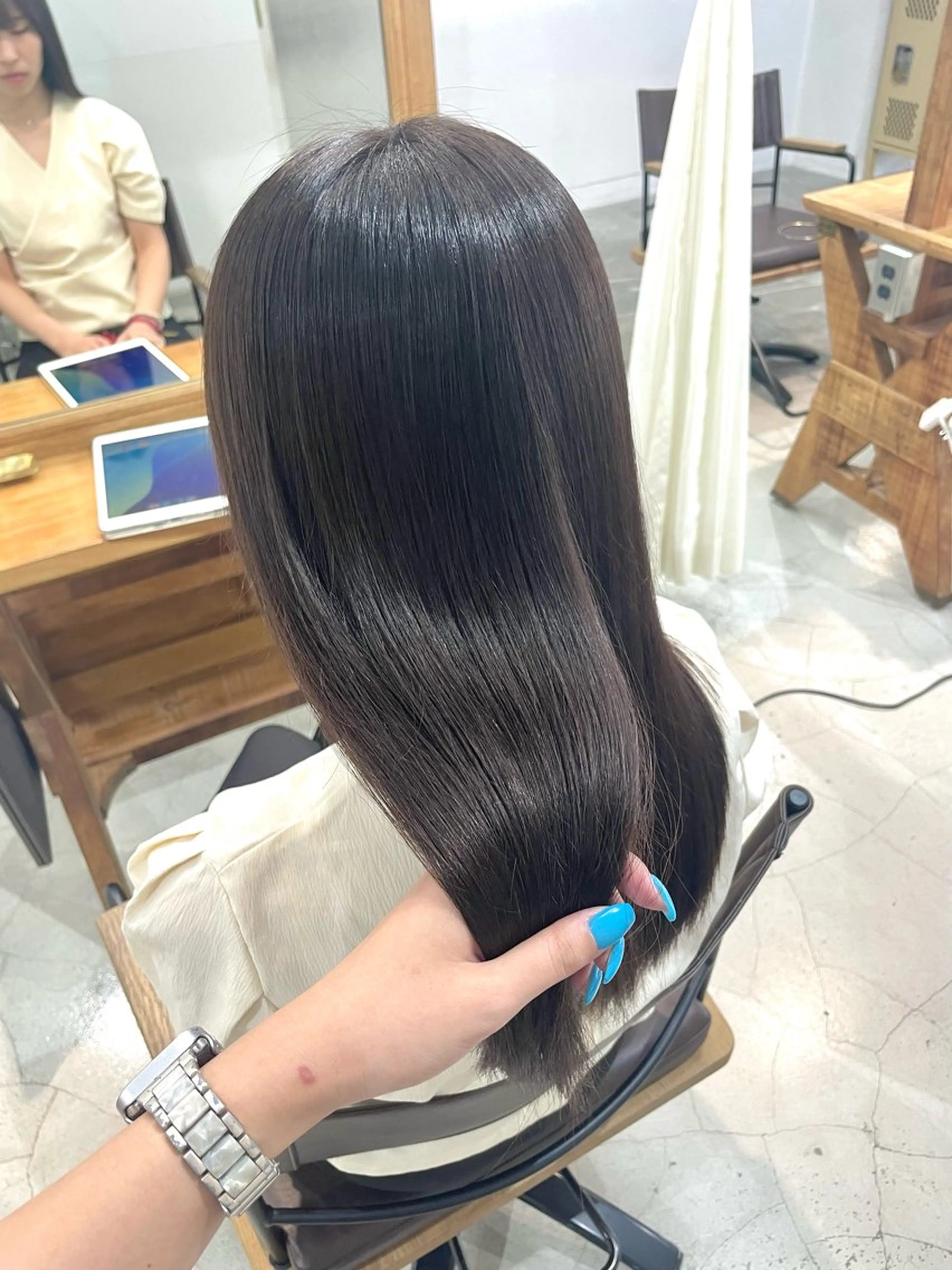 セミロング カラー トリートメント nia所属・柔らかブラウン/栄/ tomitaのヘアスタイル