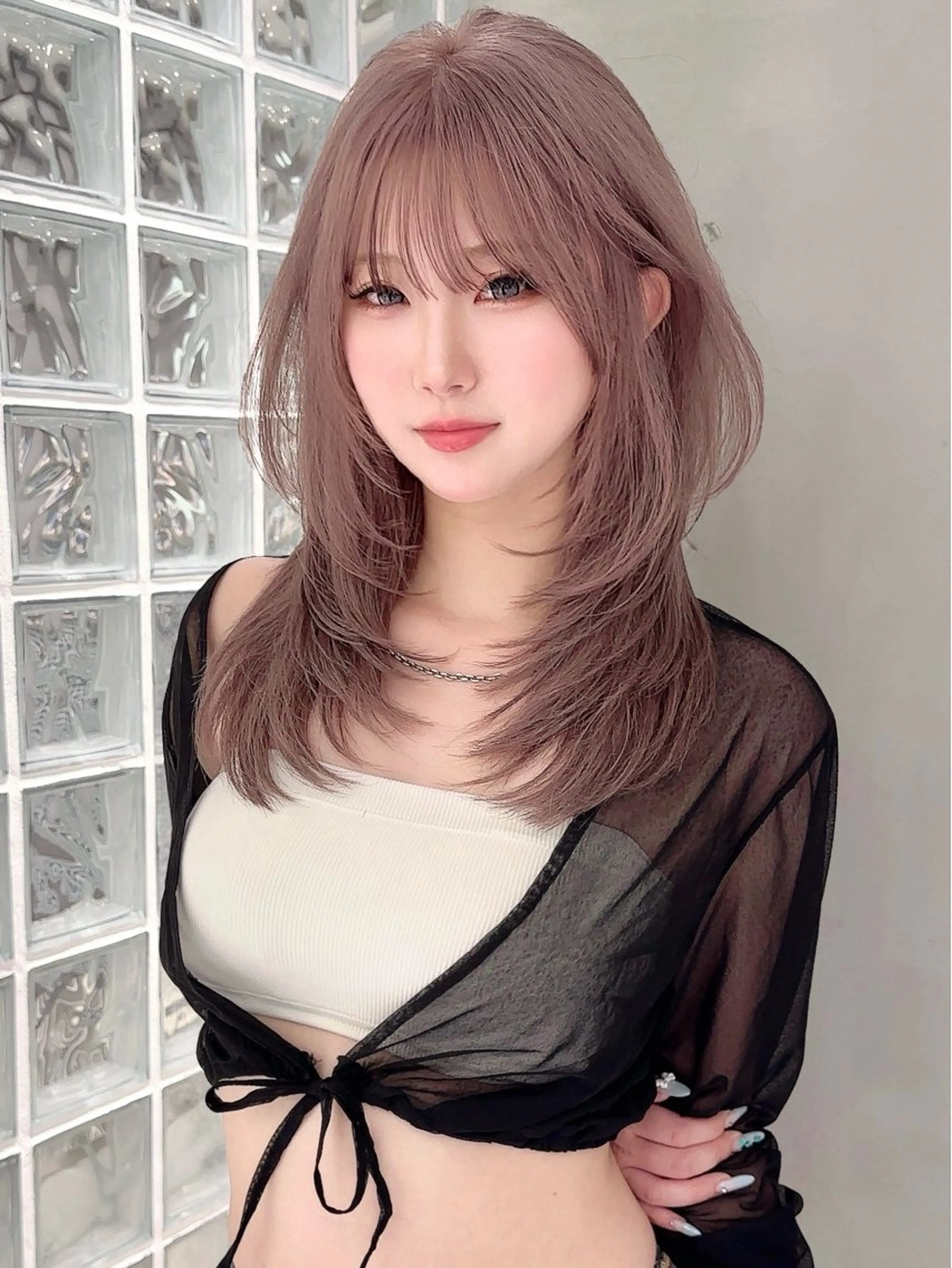 セミロング レイヤーカット Yuto ブリーチ /ミルクティーのヘアスタイル