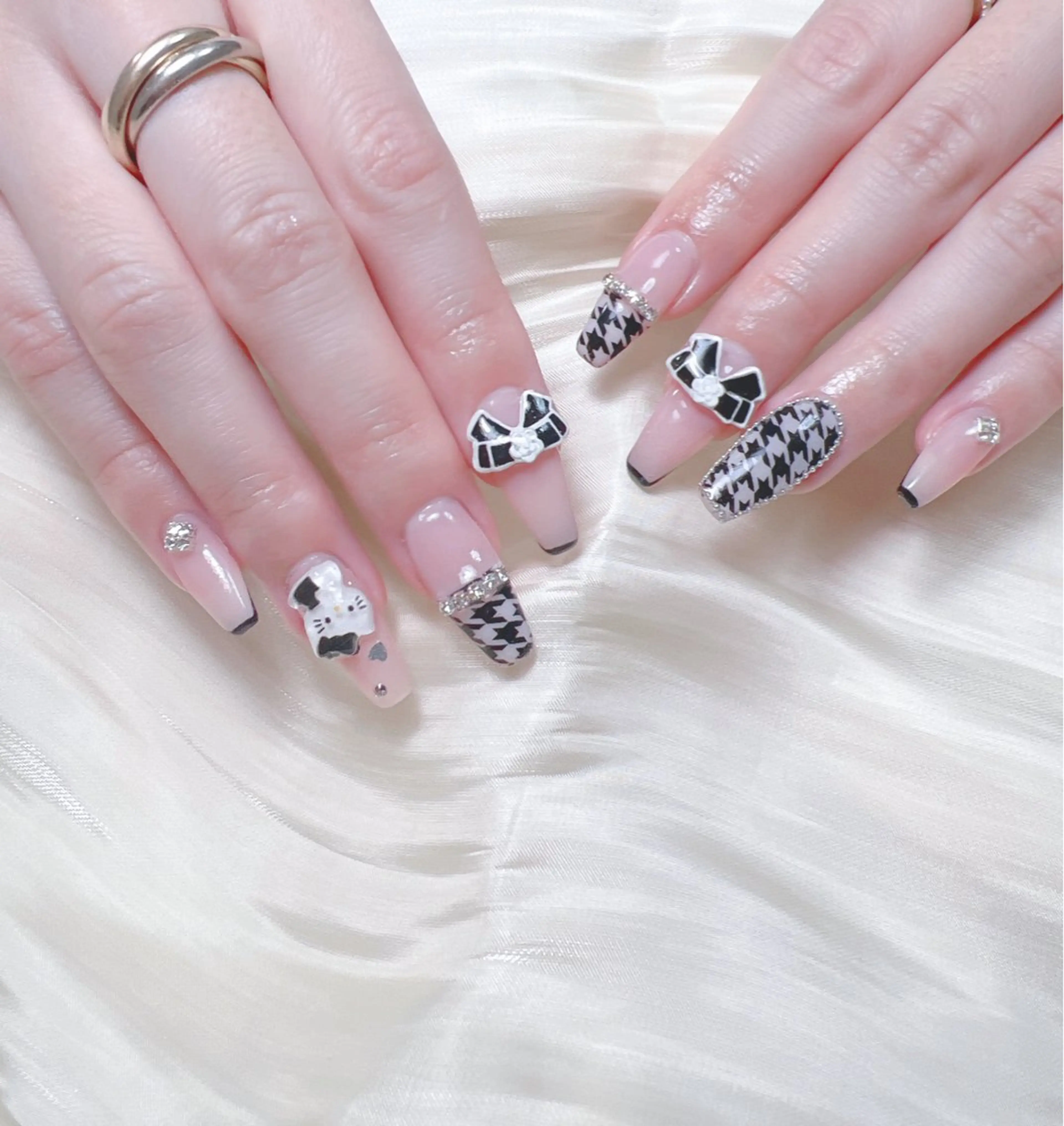 ネイル ハンドネイル uuネイルサロン所属・uu ネイルサロン関内🌼のネイルデザイン