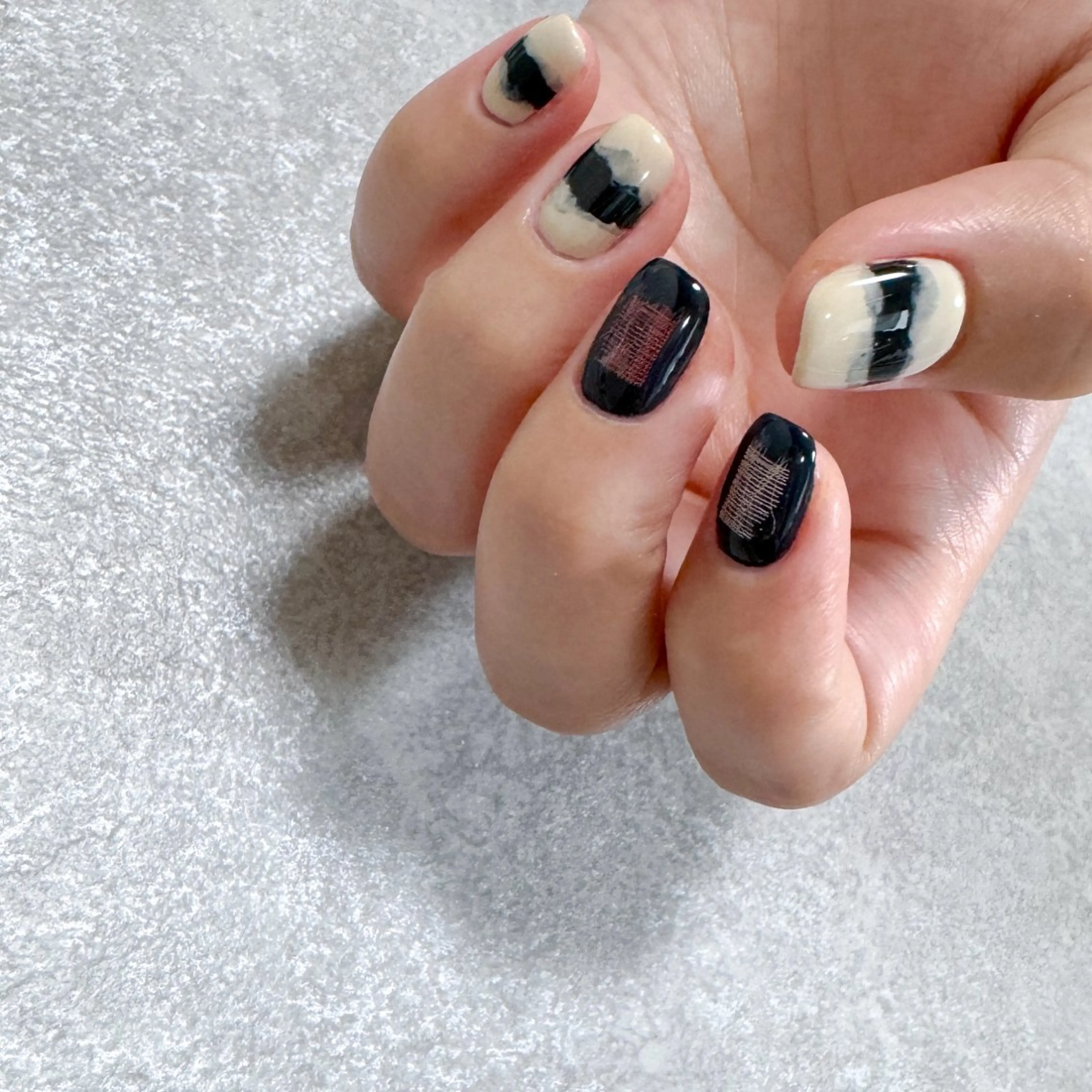 ネイル マットネイル 持ち込み ネイビー ニュアンスネイル ハンドネイル pointillé .ayaのネイルデザイン