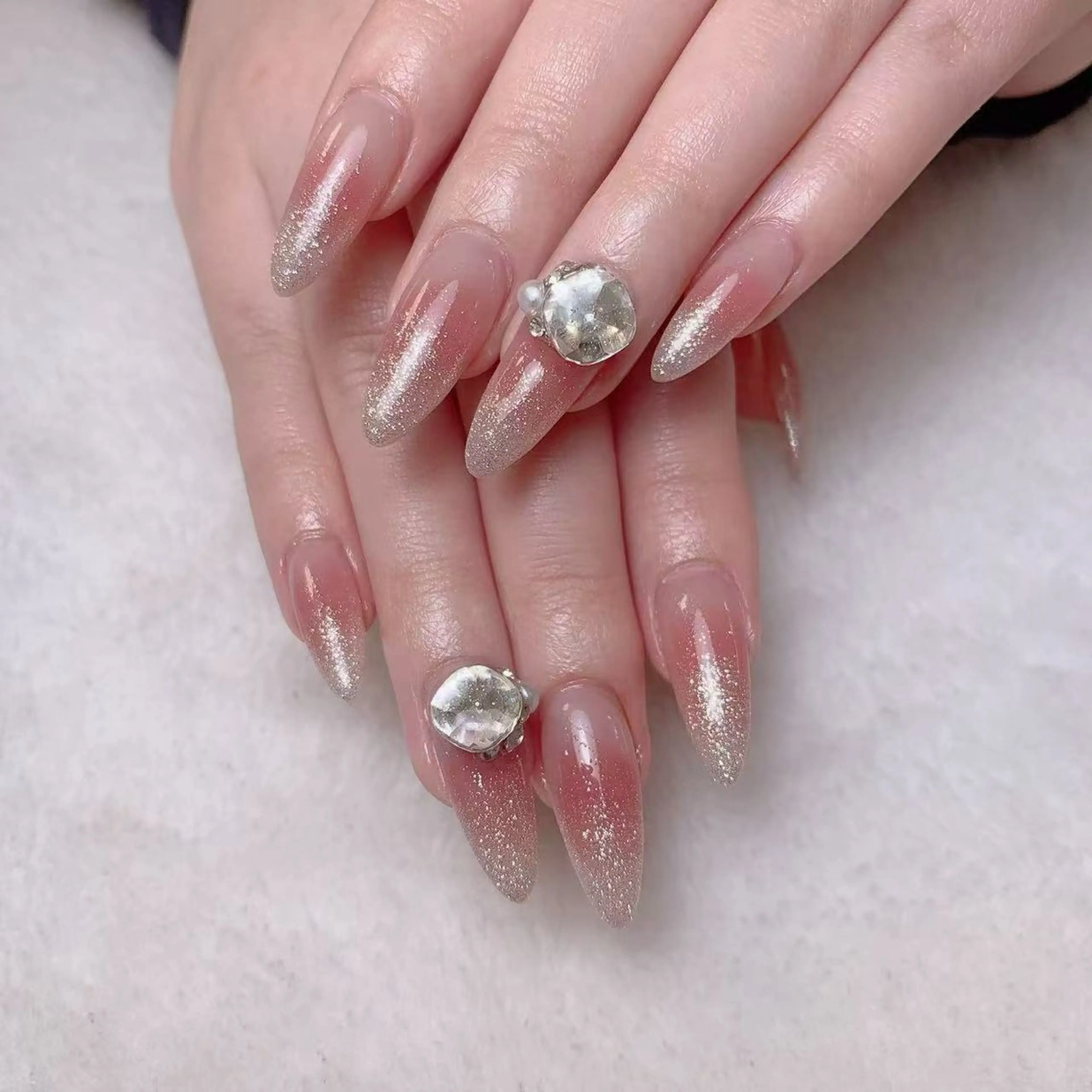 自爪チーク➕マグネットフレンチ(オフ、ケア込み1週間以内無料お直し)の写真