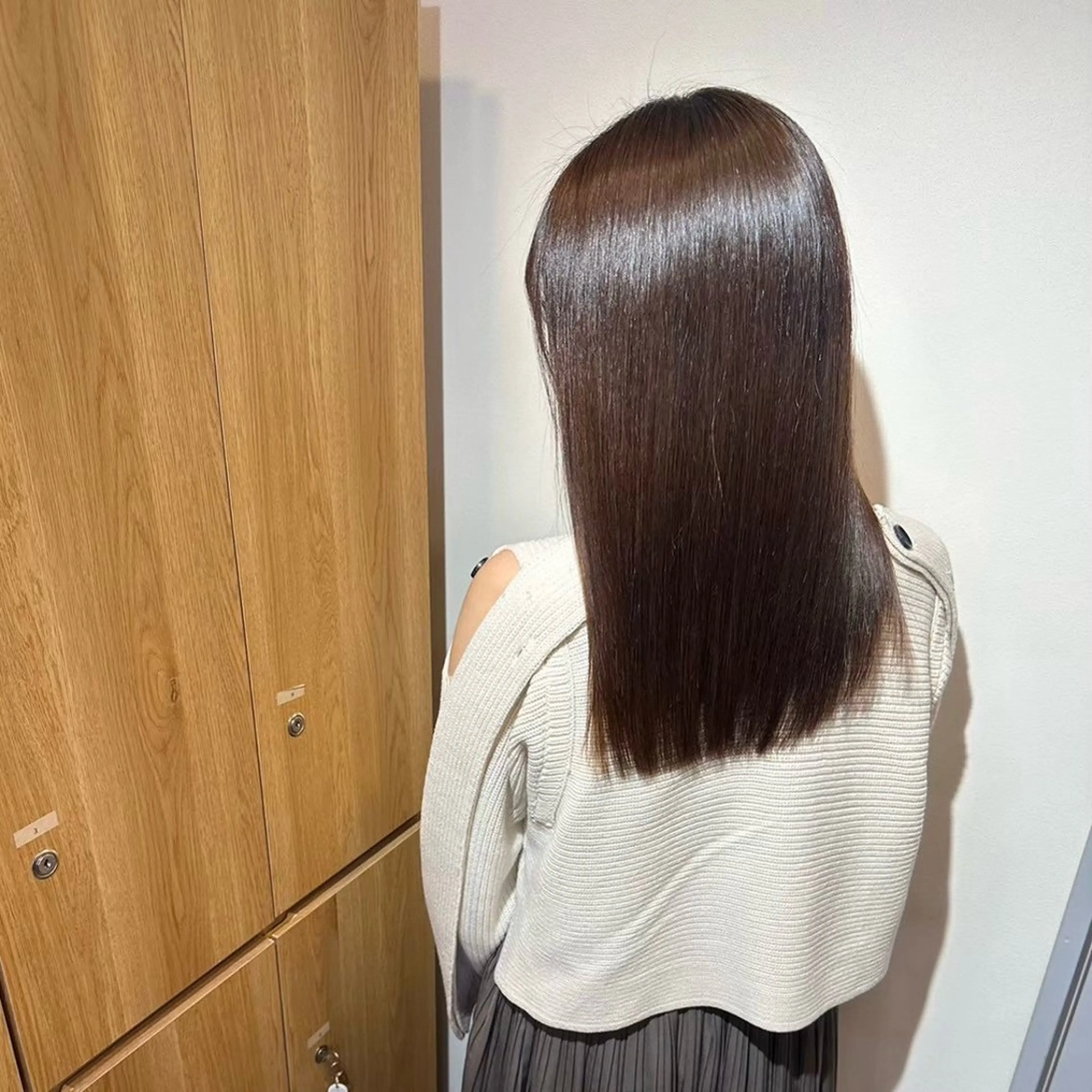 ロング 岡田 佳子のヘアスタイル