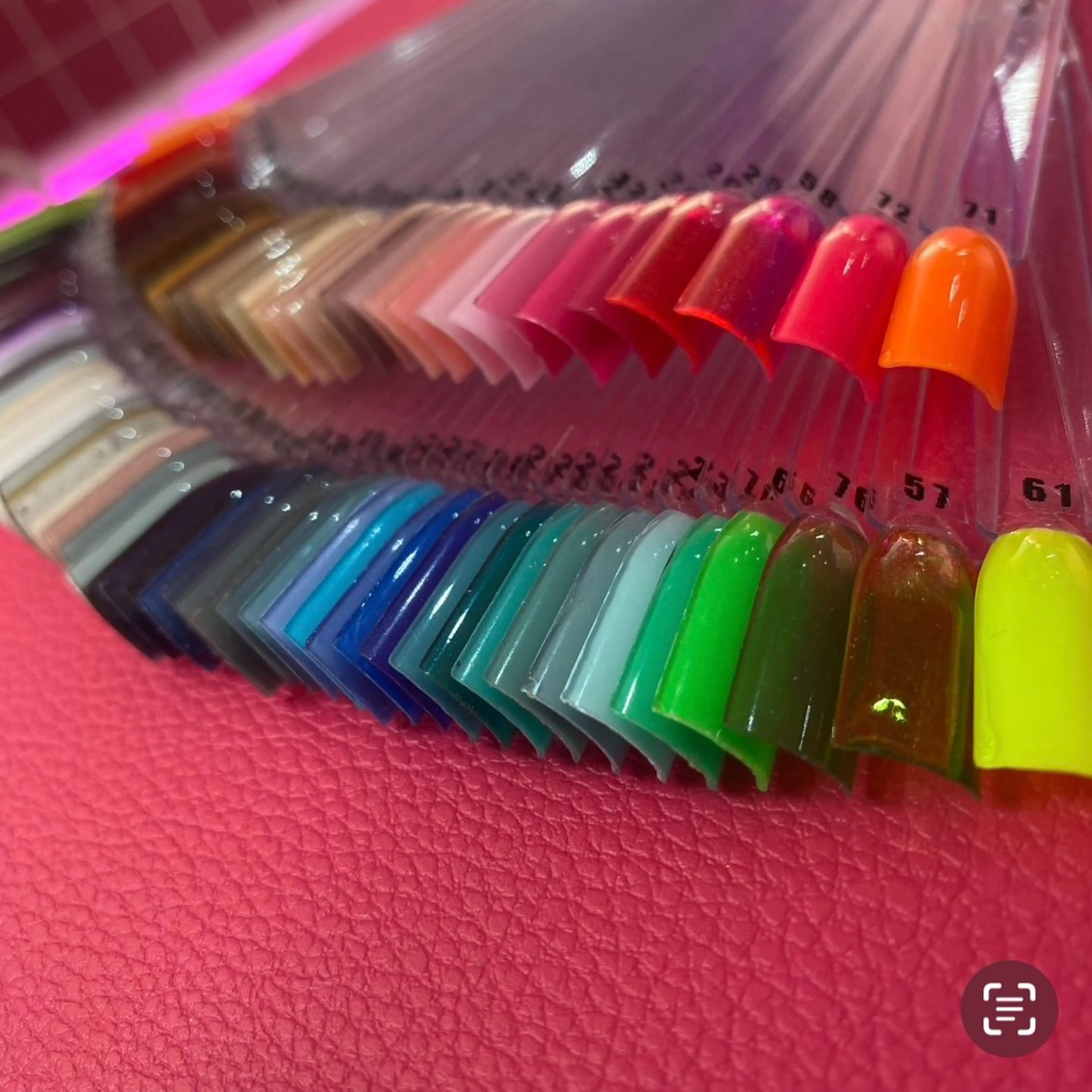 ネイル Pins16所属・🫧HI-KO 🫧のネイルデザイン