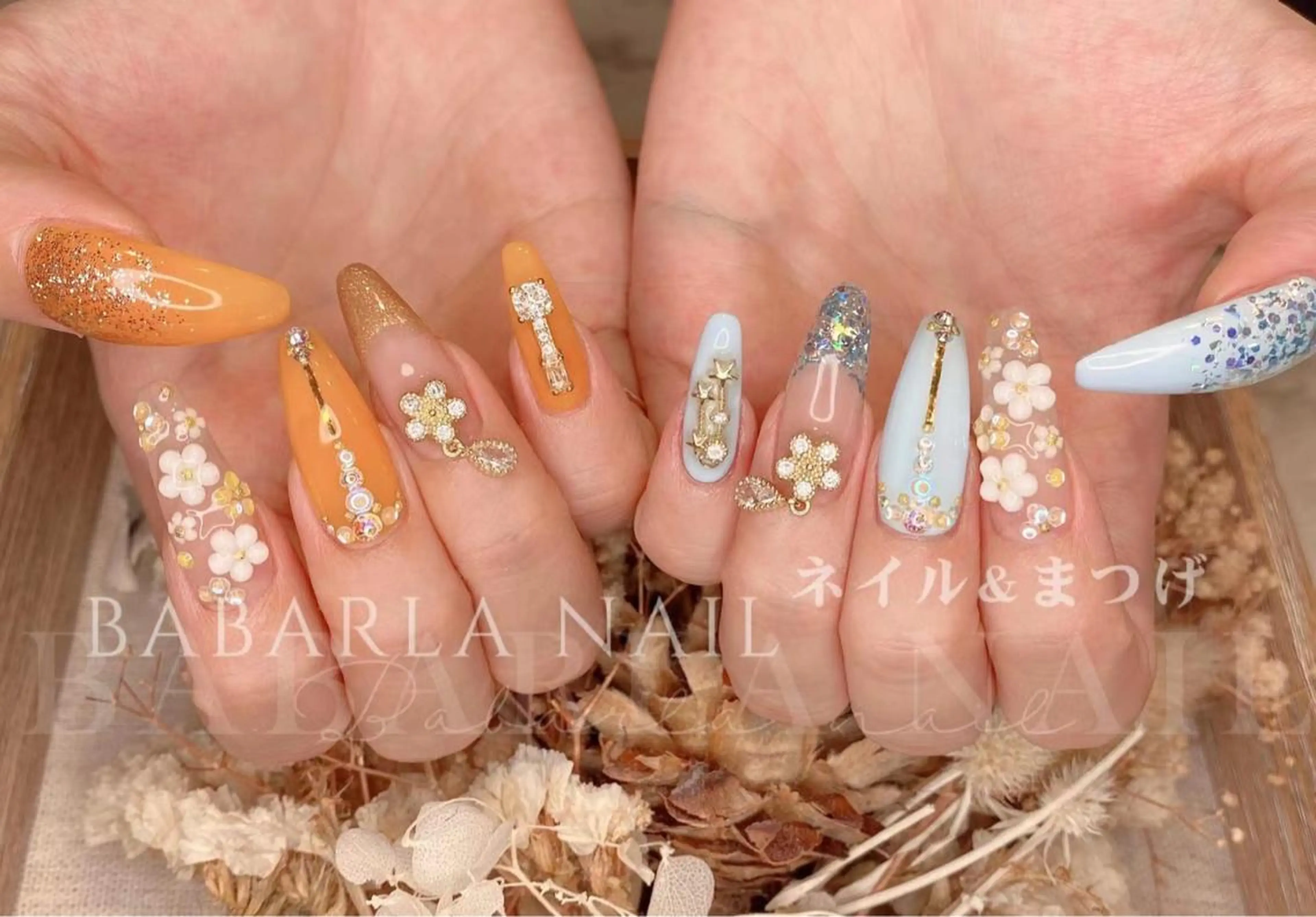 ネイル フラワーネイル ホワイト Babarla Nailのネイルデザイン