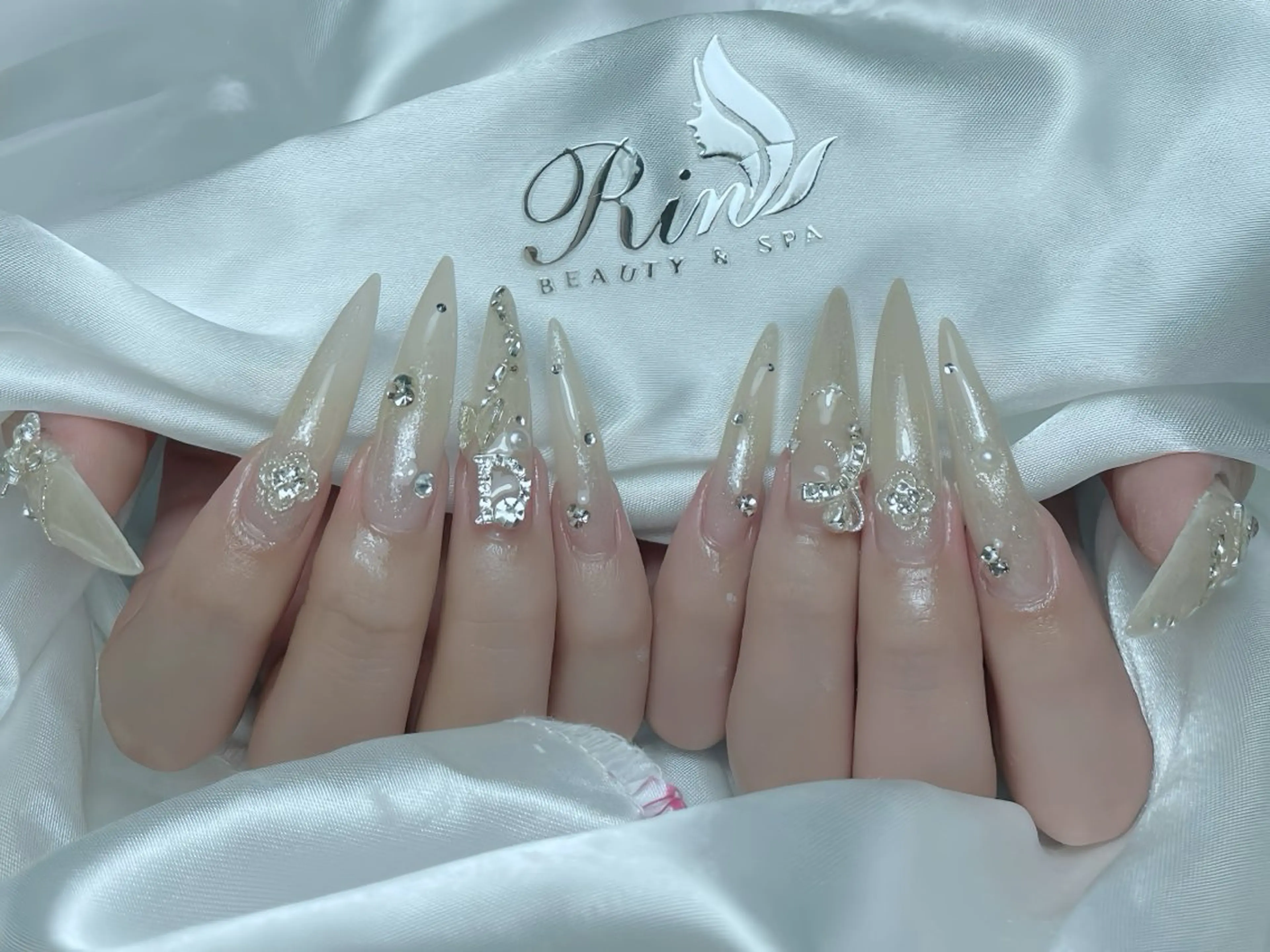 ネイル アートネイル オーロラネイル クリアネイル 長さ出し フレンチネイル ハンドネイル Rin Nail 新大久保店のネイルデザイン