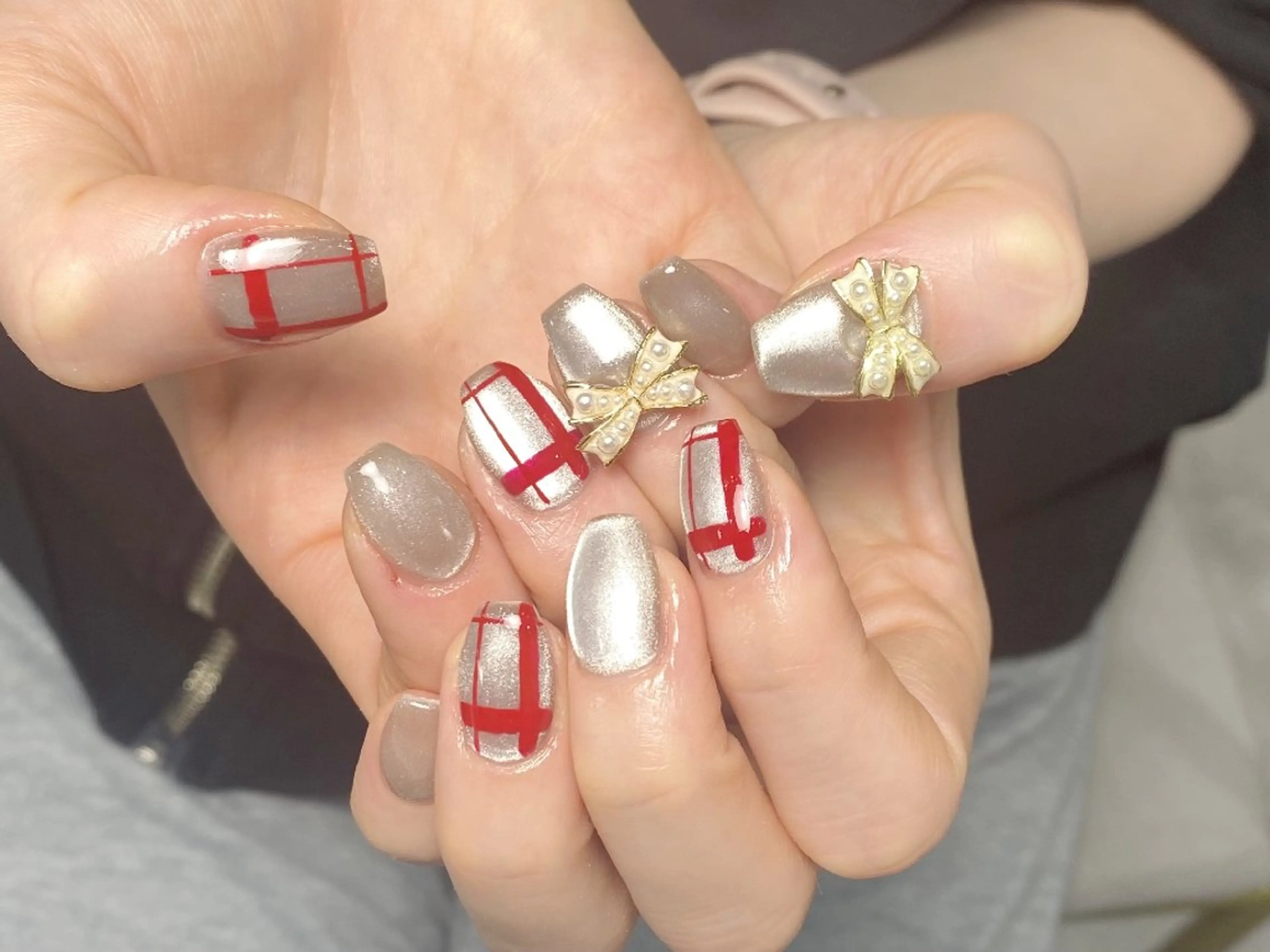 ネイル チークネイル 長さ出し フレンチネイル ジェルネイル キラキラネイル ハンドネイル UM Nail Salonのネイルデザイン