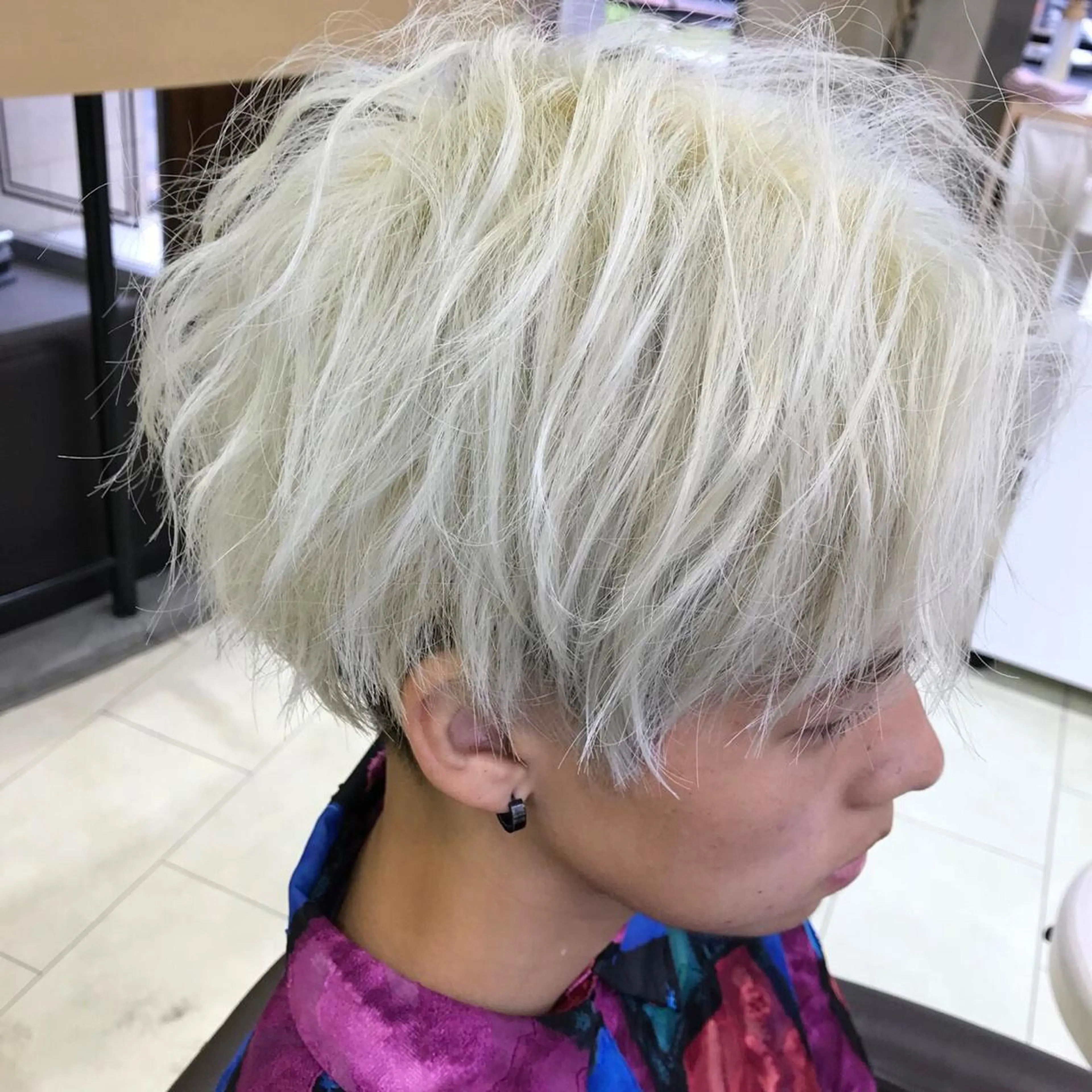 カラー メンズ メンズハイトーン メンズ韓国風 ハイトーンカラー Zina西新 井上貴幸のヘアスタイル