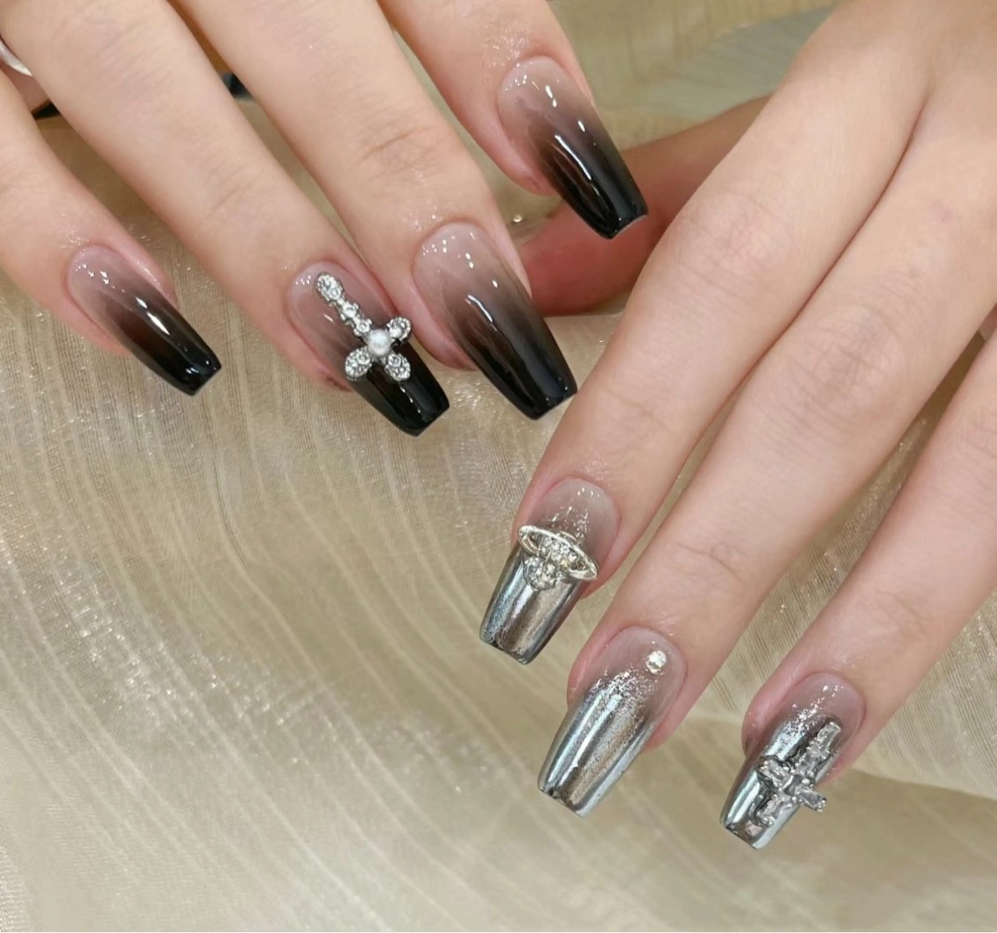 ネイル 長さ出し フレンチネイル グラデーション マグネットネイル マグネットフレンチ ハンドネイル ハンドケア 💕Dreamy KIYO💕のネイルデザイン