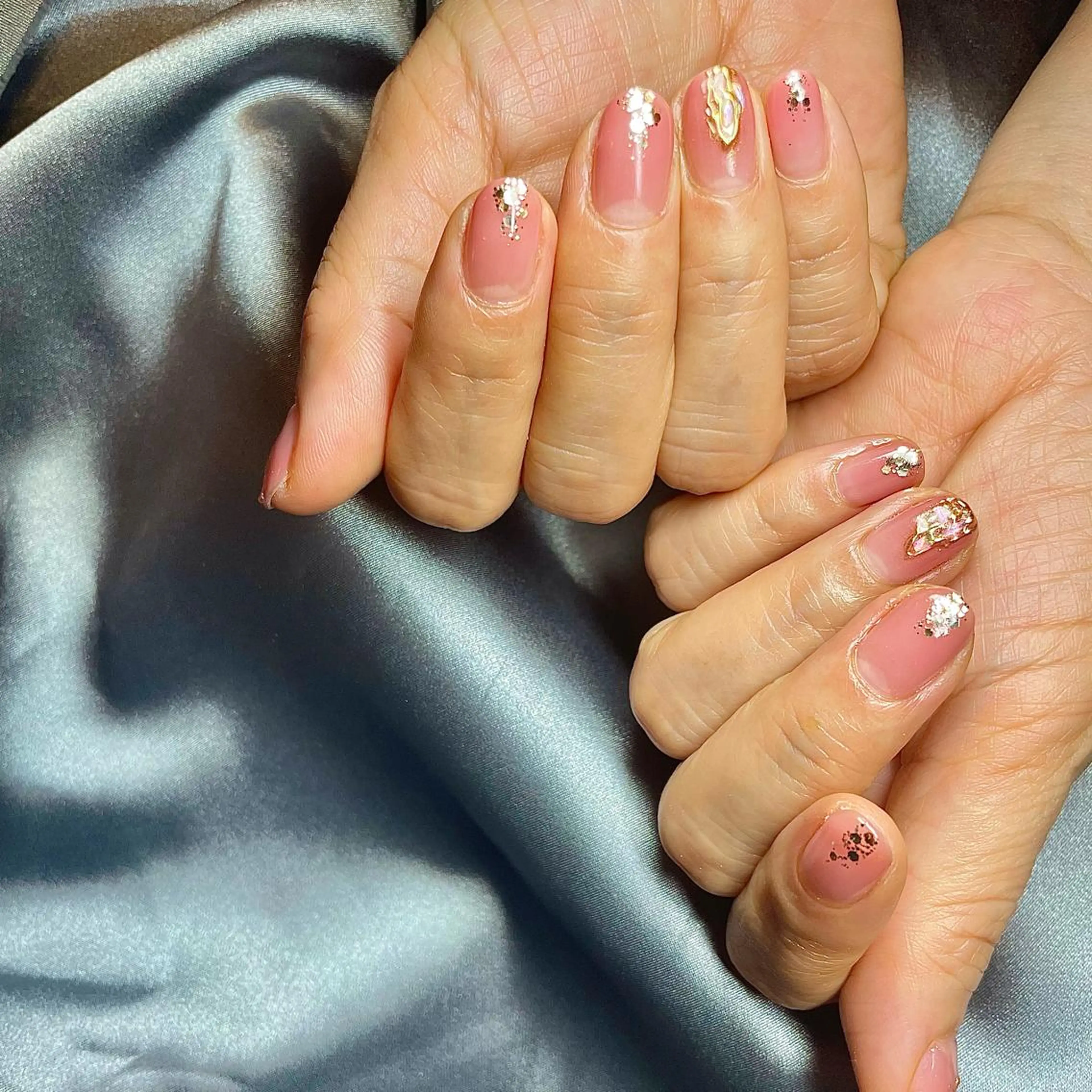 ミディアム カラー パーマ ヘアアレンジ キッズ ネイル マツエク・マツパ アイブロウ ピンクカラー カラーマツエク ピンク nail&eye Aoのマツエク・マツパデザイン