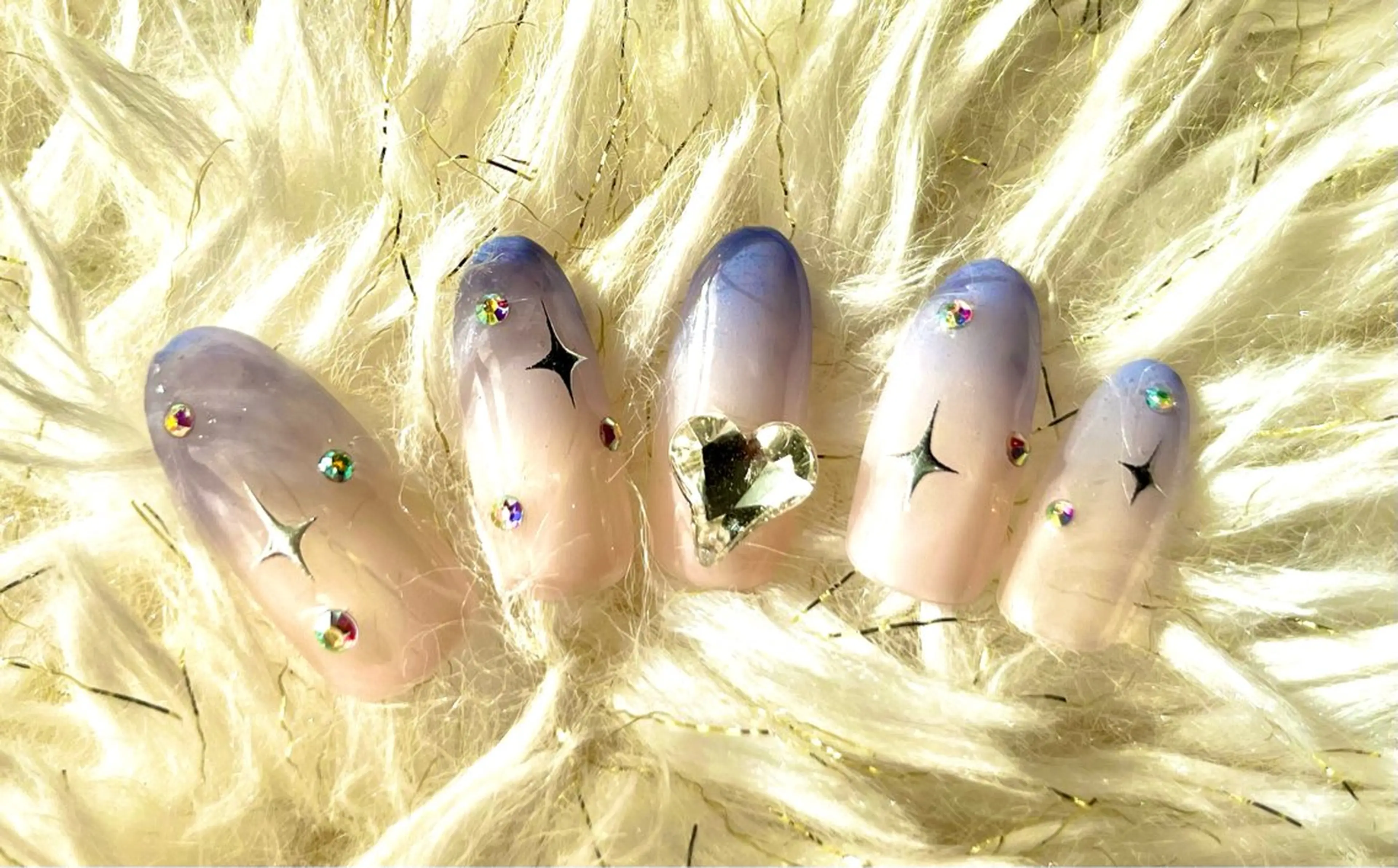 ネイル ワンホンネイル ルル ソレイユのネイルデザイン