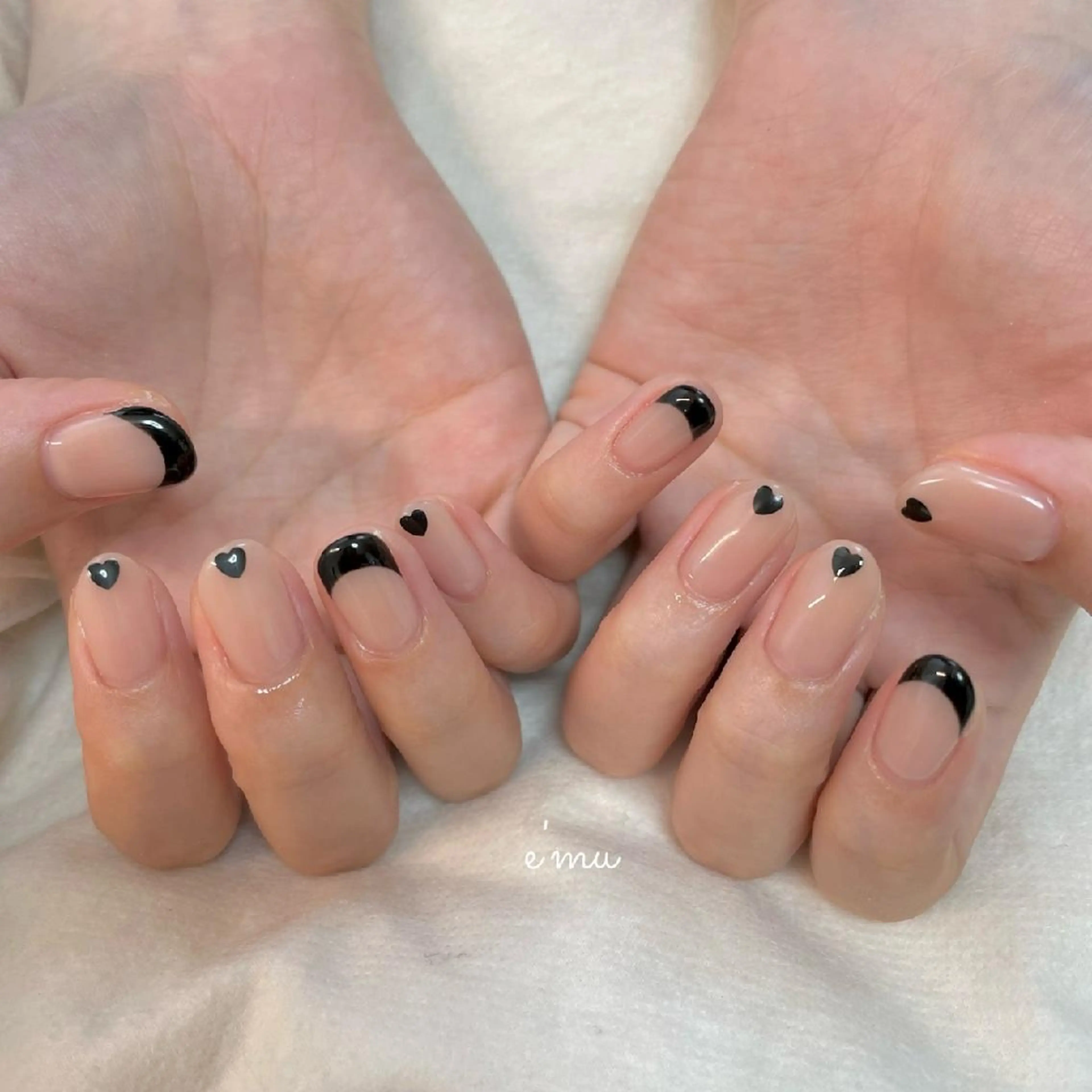 ネイル フレンチネイル ハート 韓国ネイル ハンドネイル nail salon e'mu💐のネイルデザイン