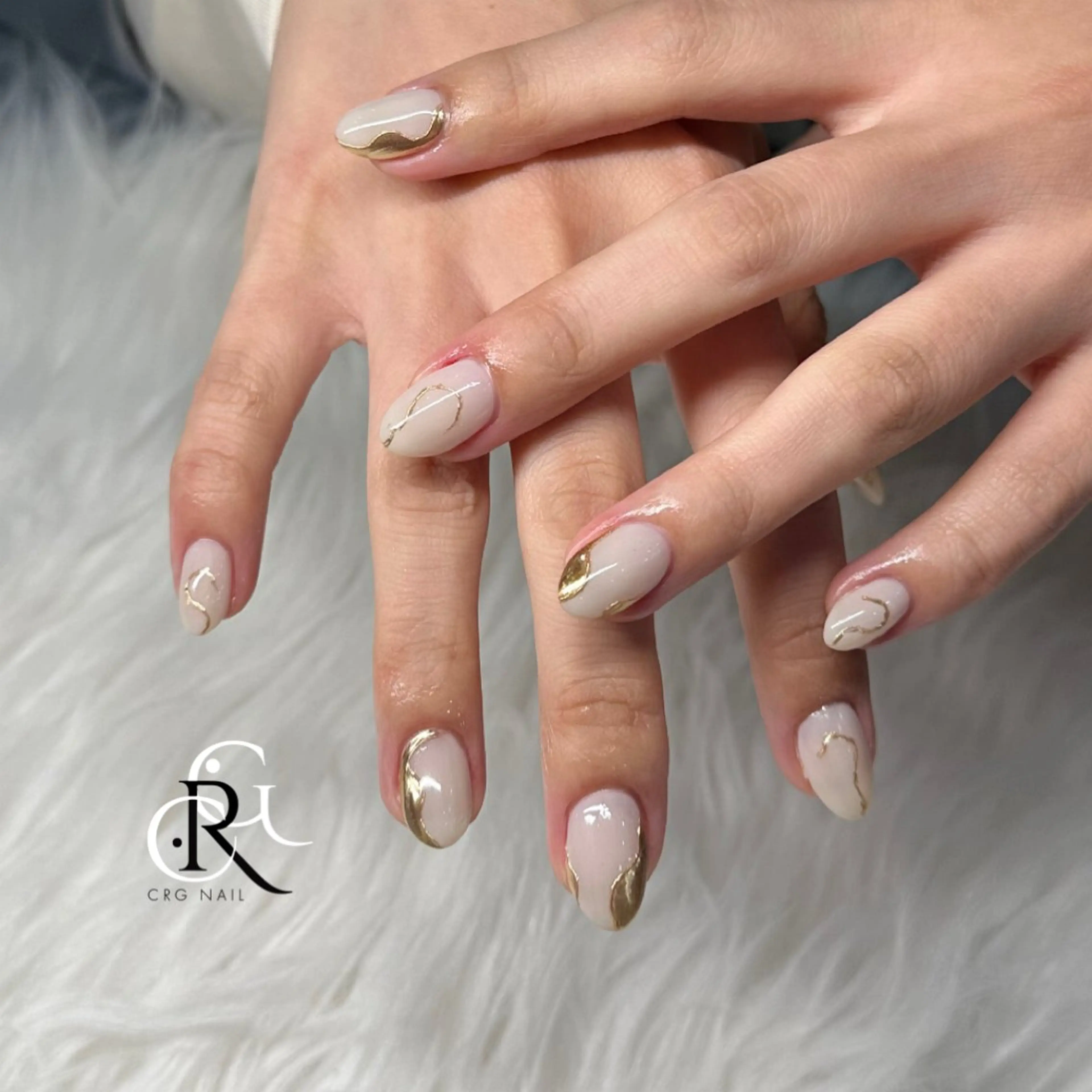 ネイル ミラーネイル ニュアンスネイル ハンドネイル 美フォルム✨ CRG　RURIのネイルデザイン