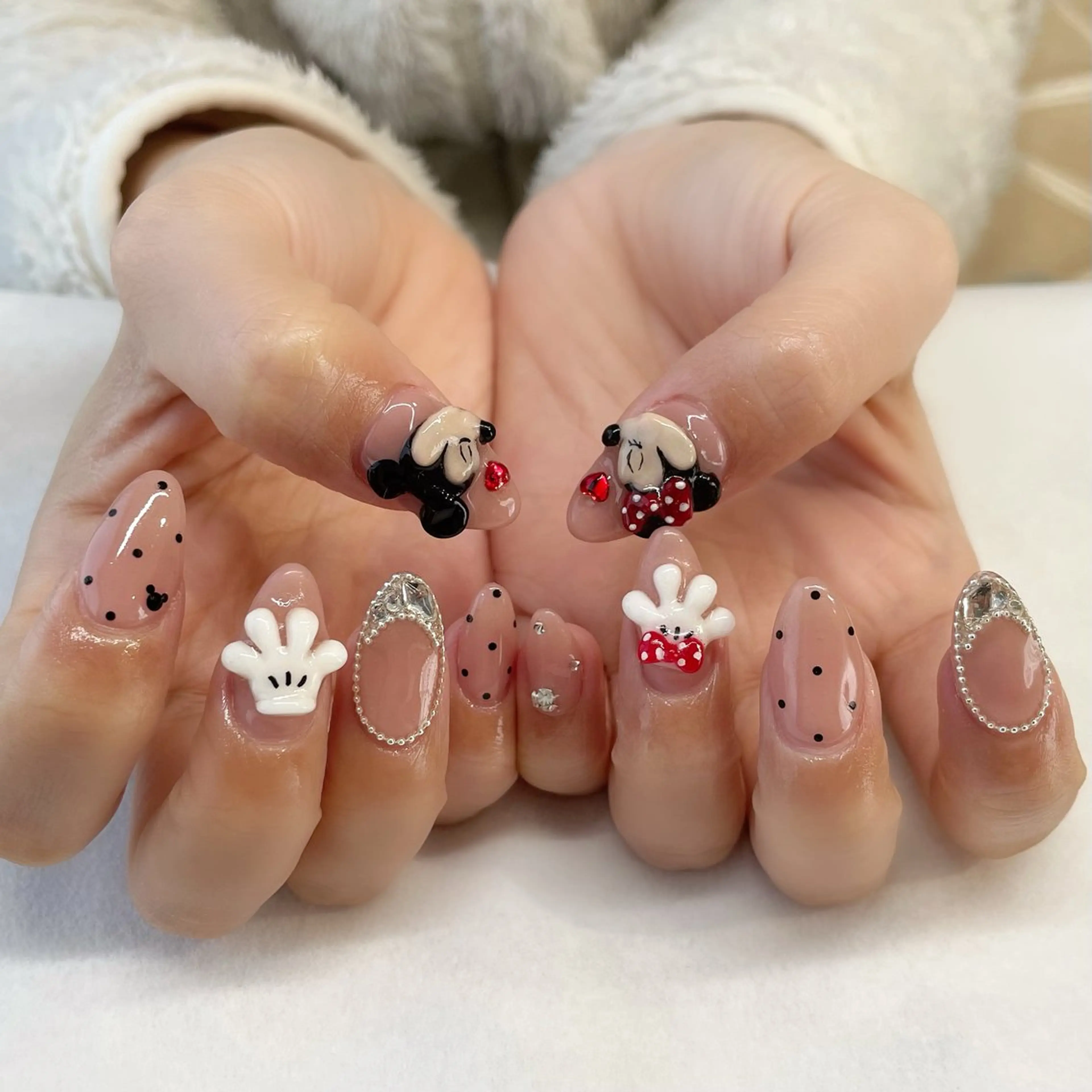 ネイル ハンドネイル 💎🐰 saki. m 🐰💎のネイルデザイン