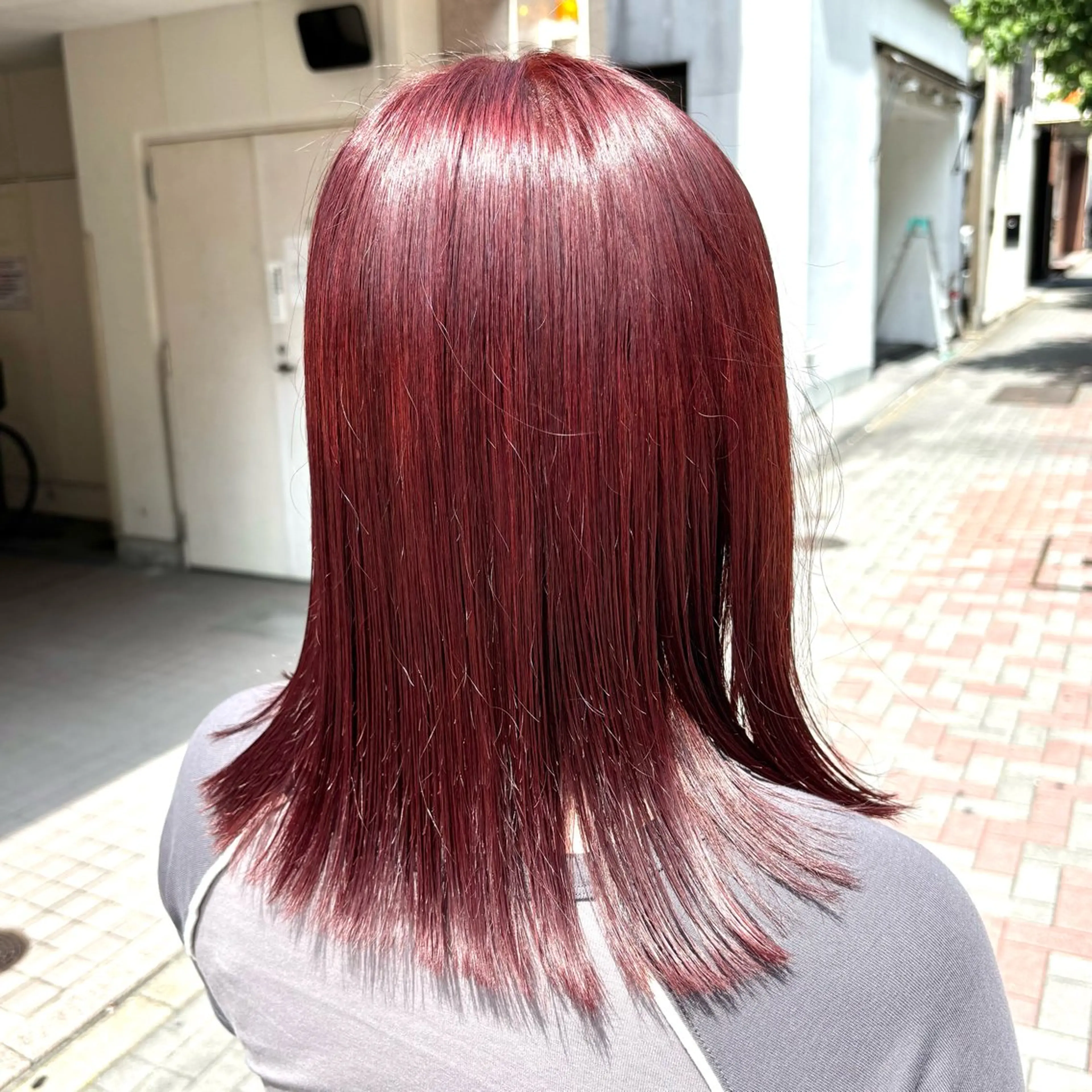 ミディアム カラー レッドカラー ハイトーン/ウルフ/ レイヤー/Asukaのヘアスタイル