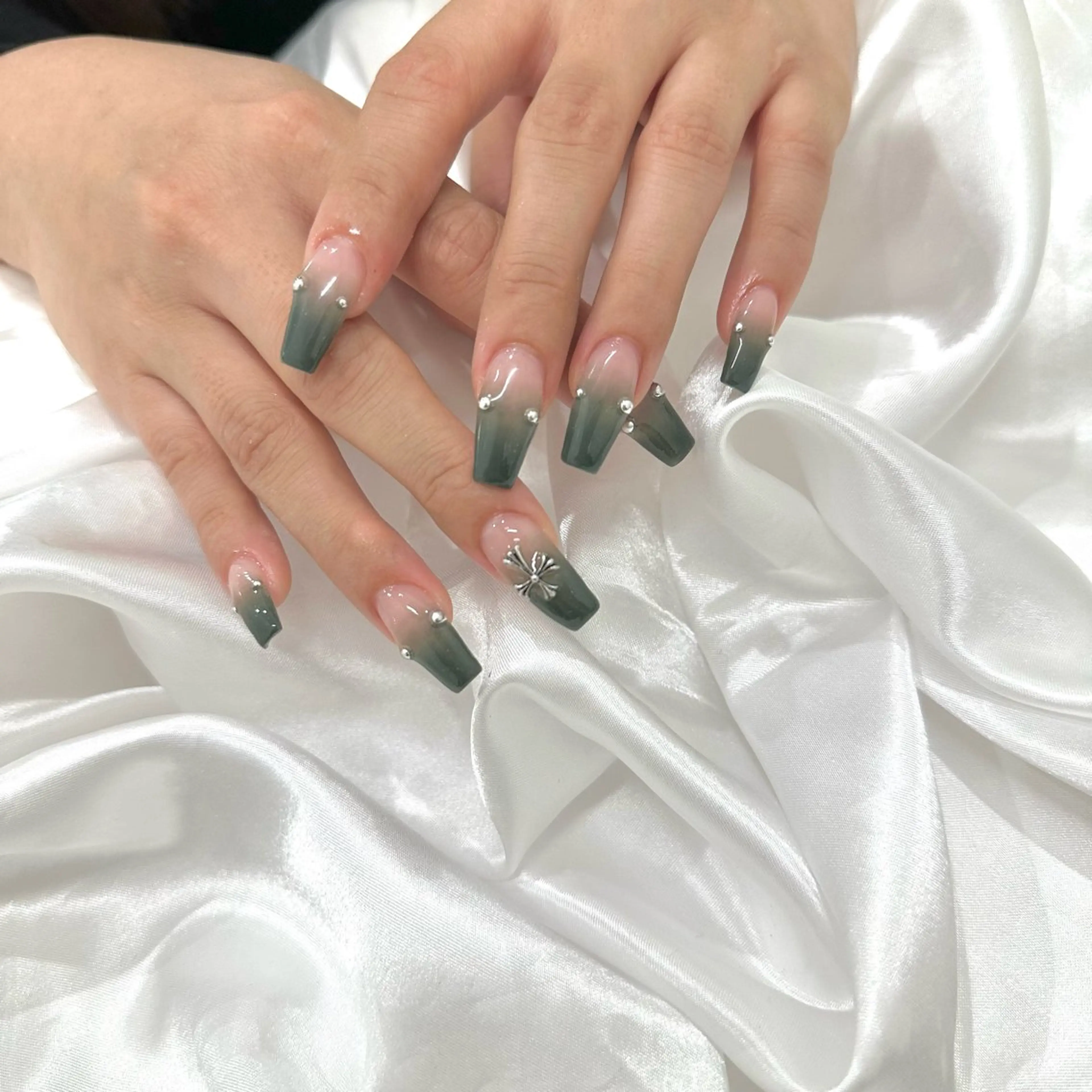 ネイル ハンドネイル Rosa x rosa所属・Rosaxrosa AKANEのネイルデザイン