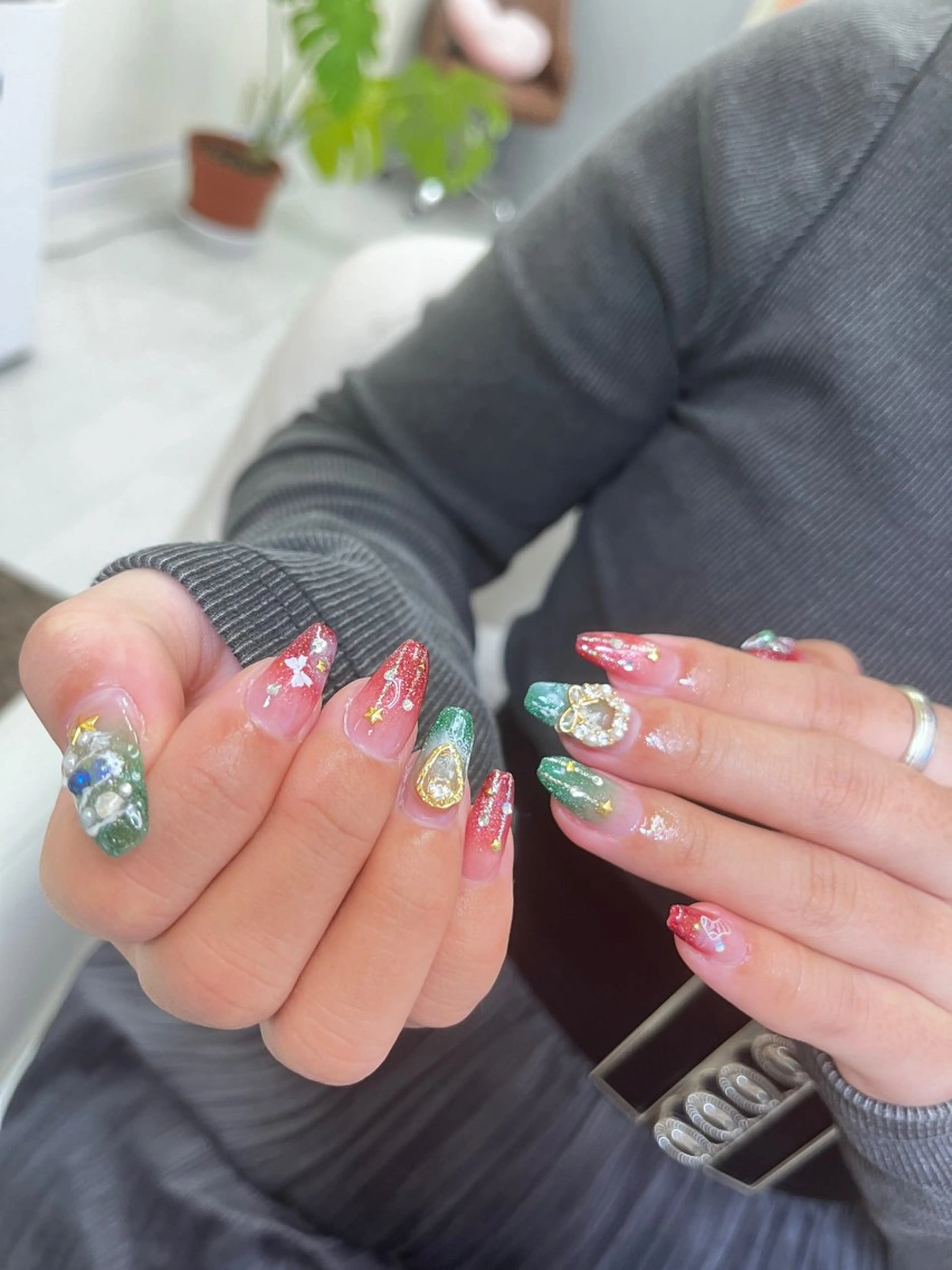 ネイル Flowerネイルサロン所属・. yukiのネイルデザイン