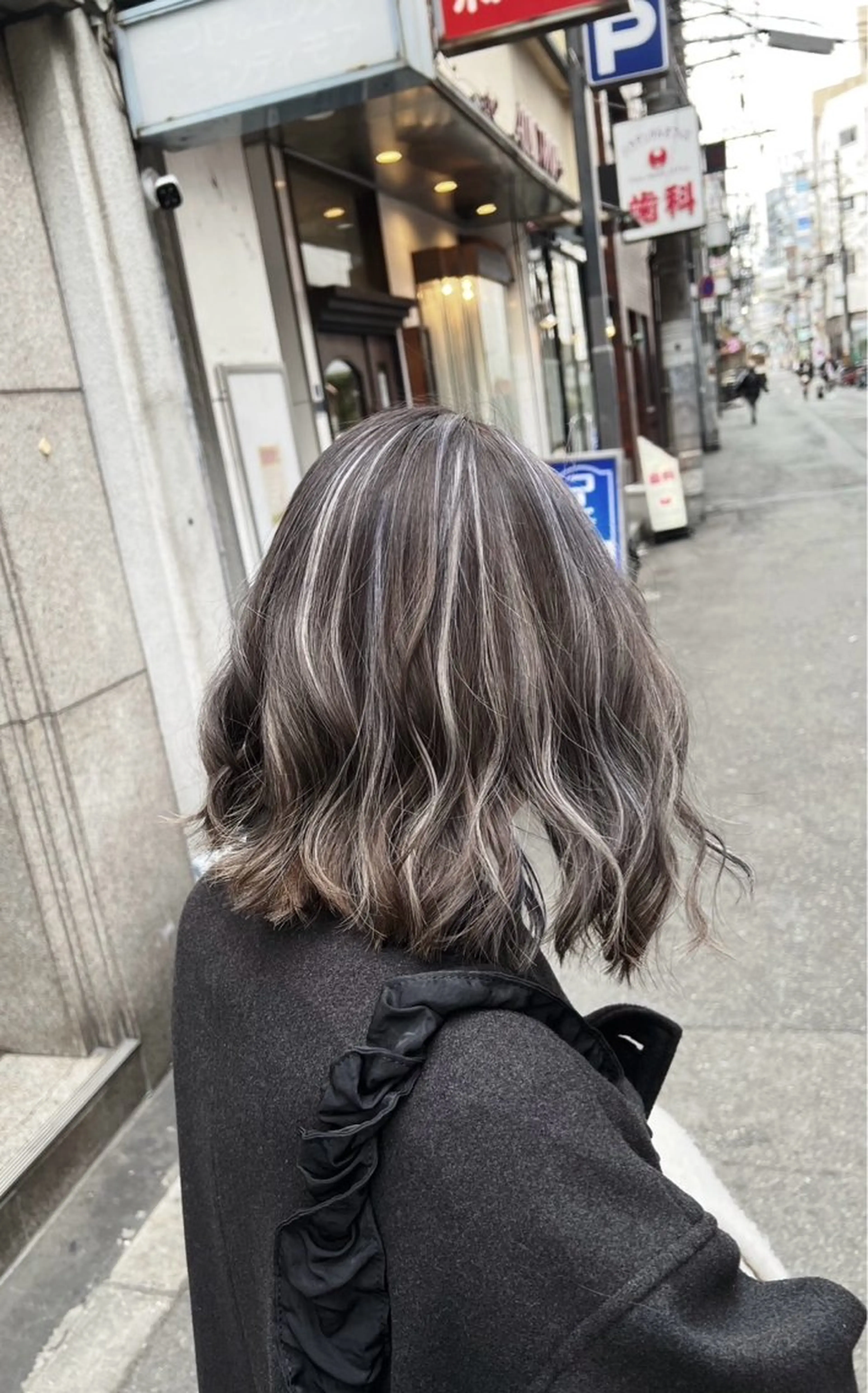 ミディアム カラー ダークグレー ダークグレージュ グレージュ ハイライトカラー ハイライト カット ヘアカラー トリートメント ROBIN所属・指名数No.1 /NAOYAのヘアスタイル