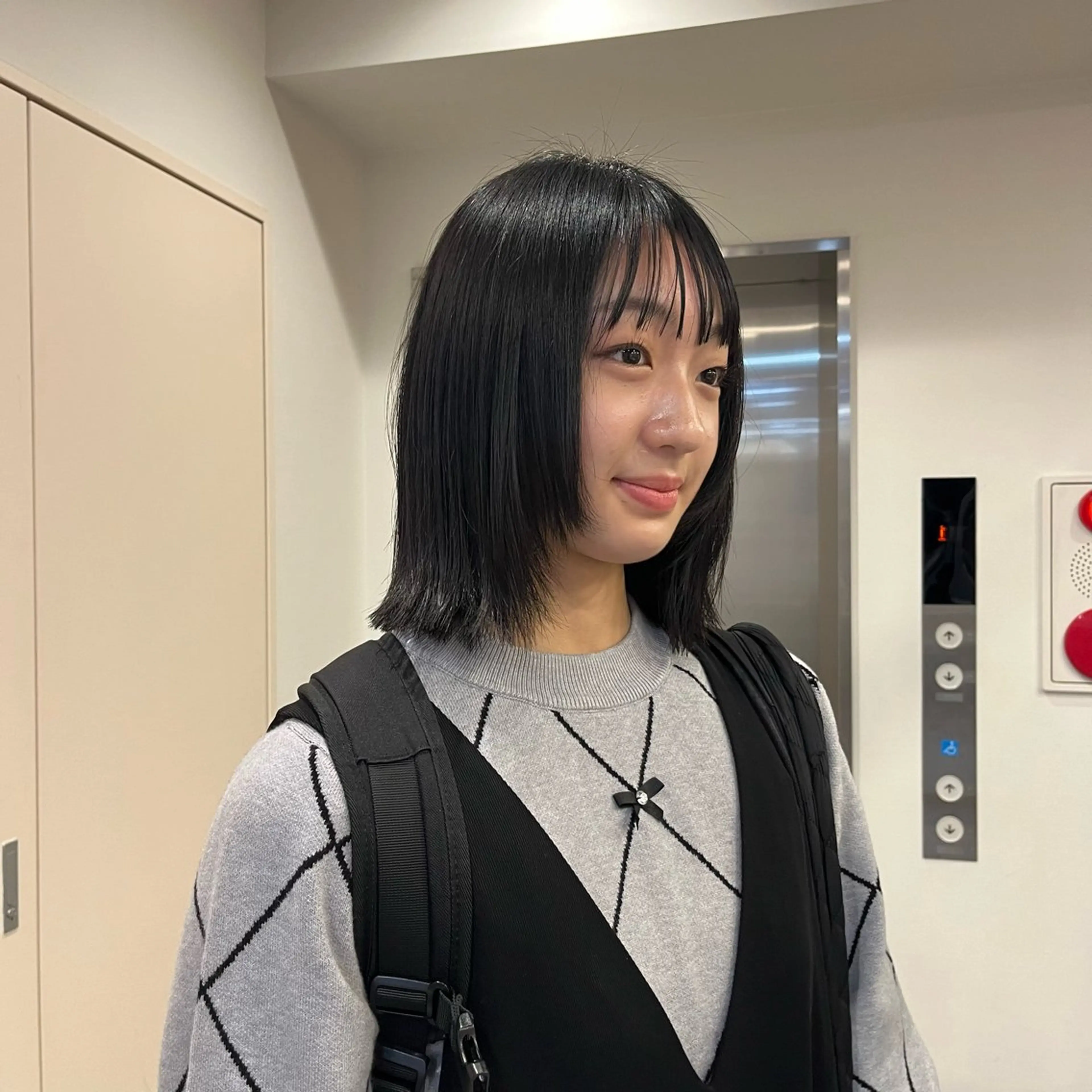 ミディアム 冨井 ほのかのヘアスタイル