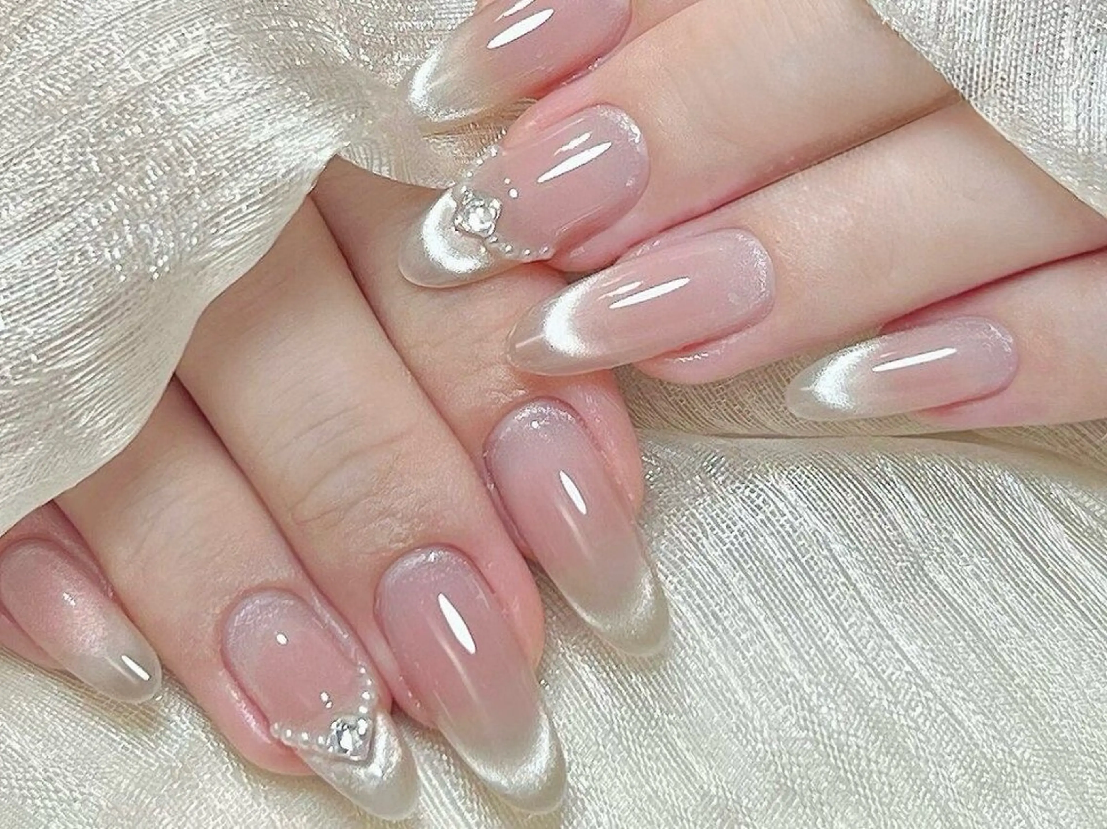 ネイル 長さ出し フレンチネイル グラデーション 卒業式 マグネットネイル ハンドネイル MIHANA NAILのネイルデザイン