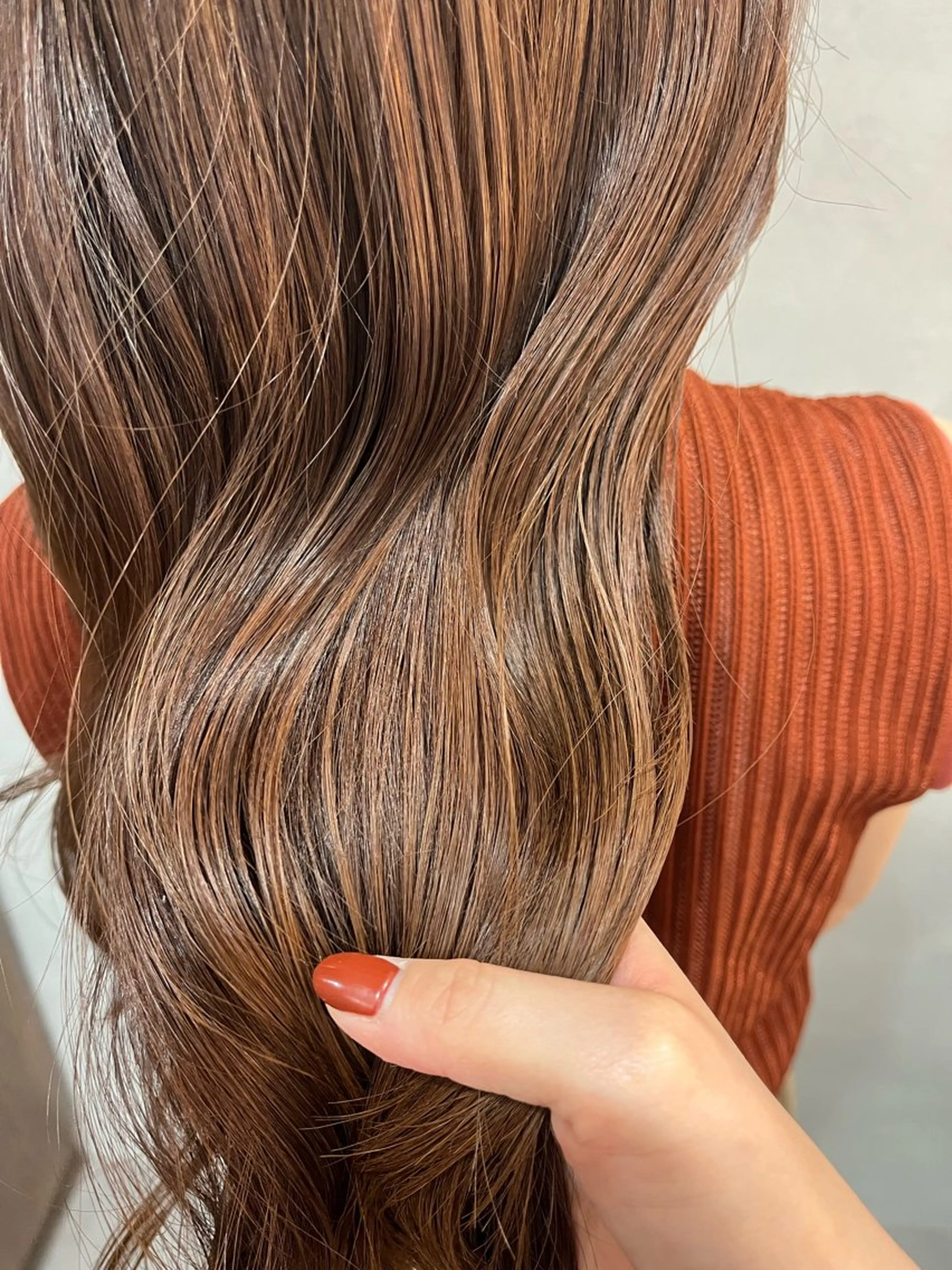 ロング カラー ルプラボウ 尾関　唯那のヘアスタイル