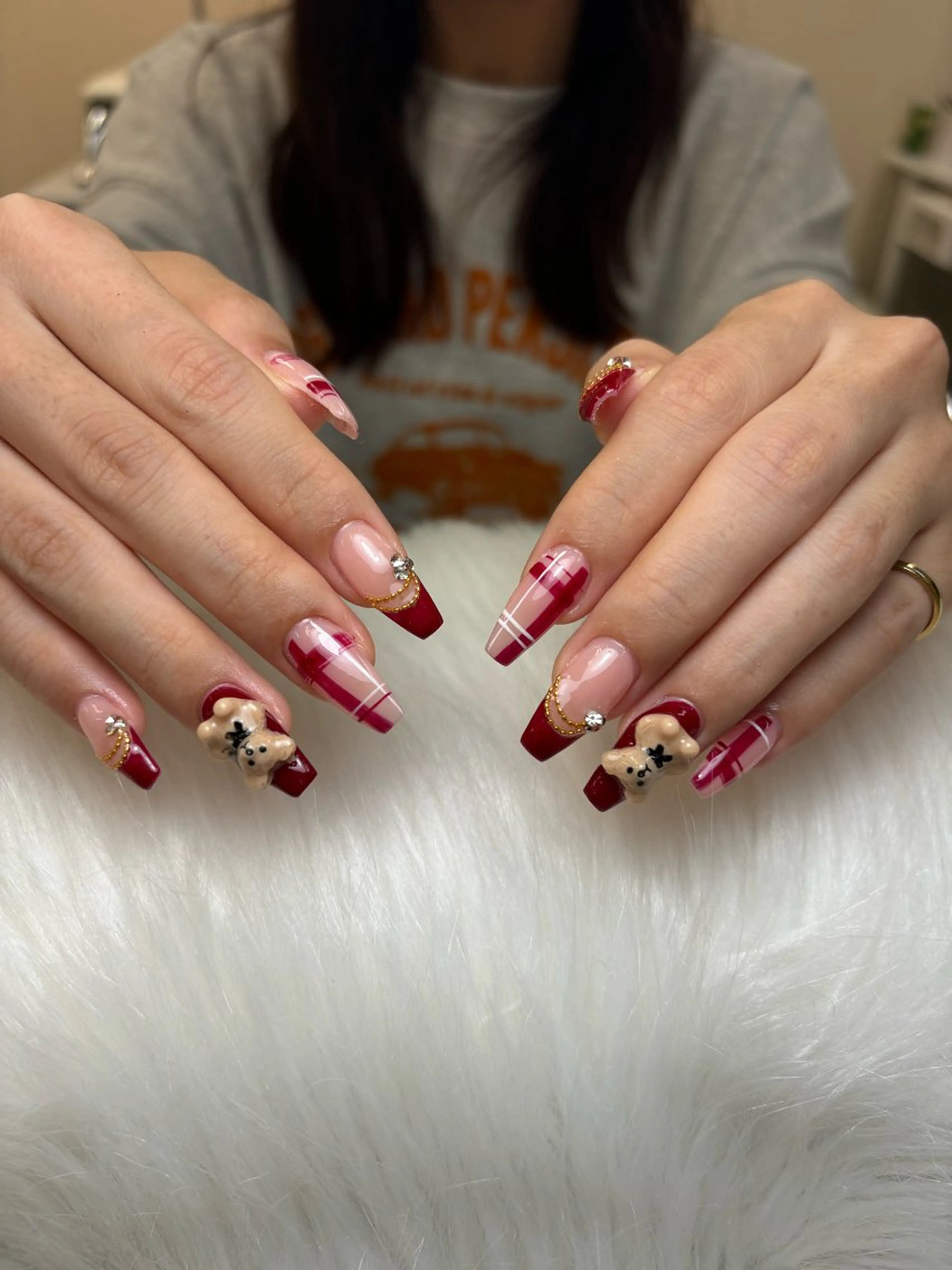 ネイル グラデーション キラキラネイル ワンカラーネイル 冬ネイル Jenn Nail Salonのネイルデザイン
