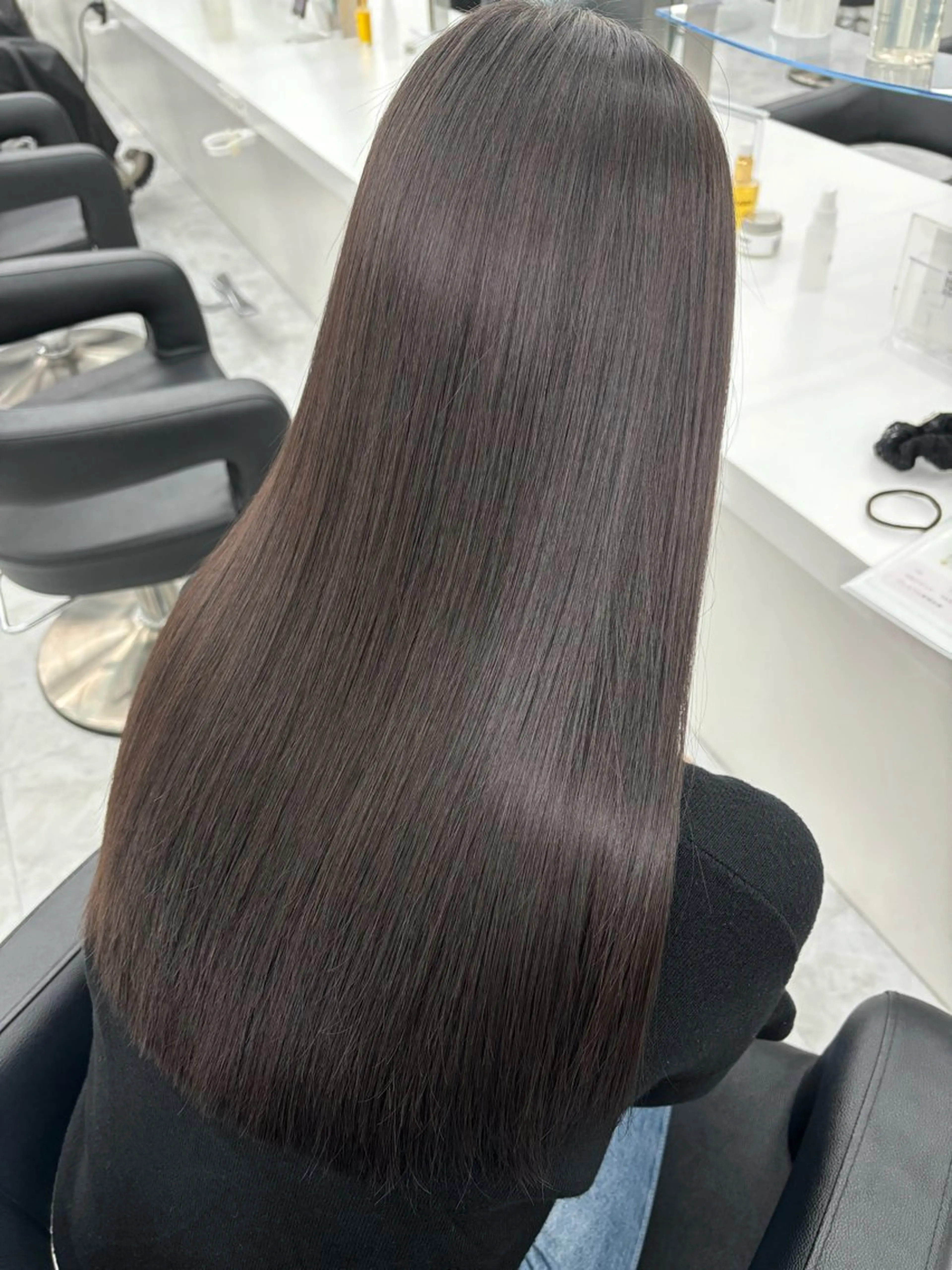 セミロング カラー モテ髪💕ハイトーン ベージュ yuriaのヘアスタイル