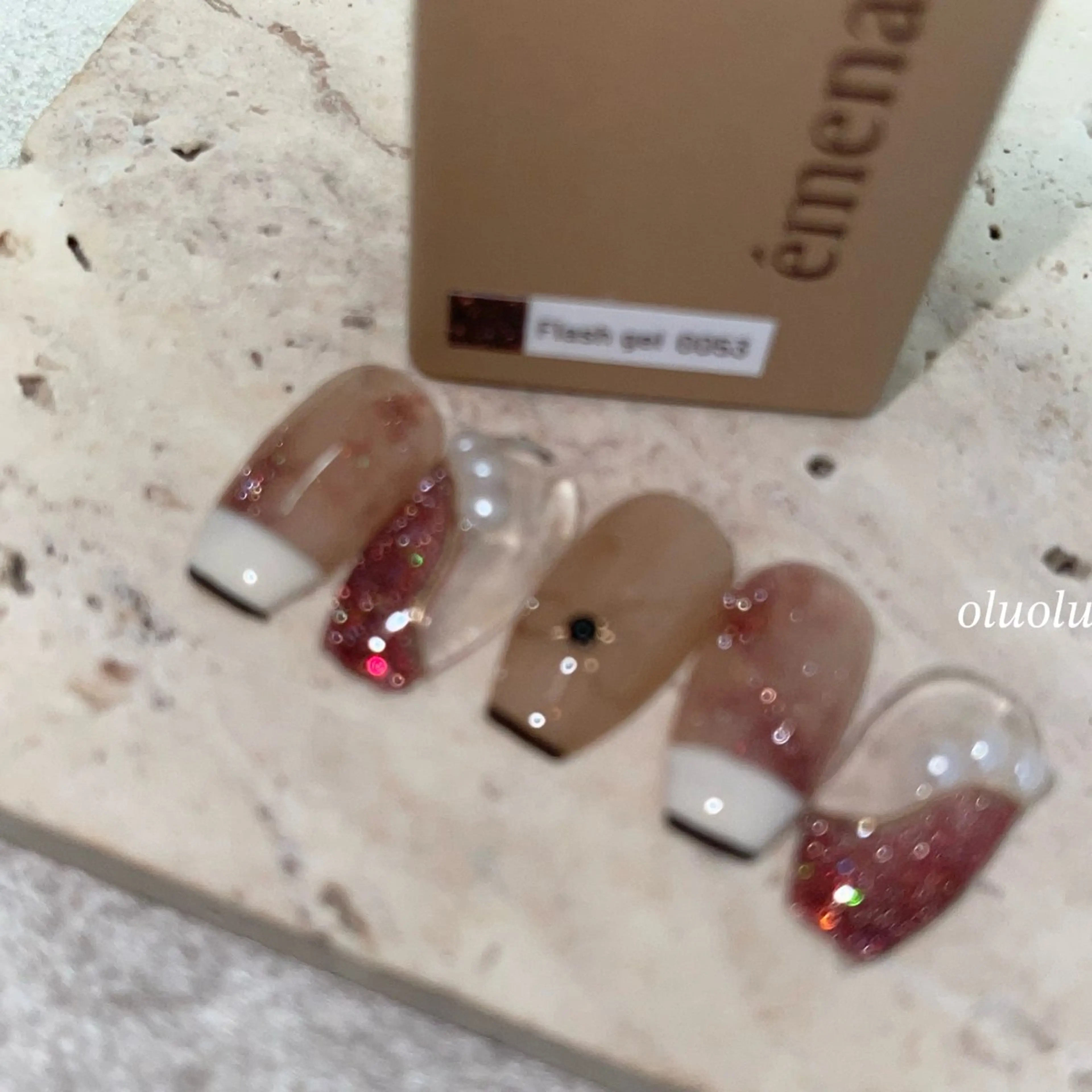 ネイル フラッシュネイル ジェルネイル キラキラネイル ラメ(グリッター) リボン ハンドネイル 大村 紬華のネイルデザイン