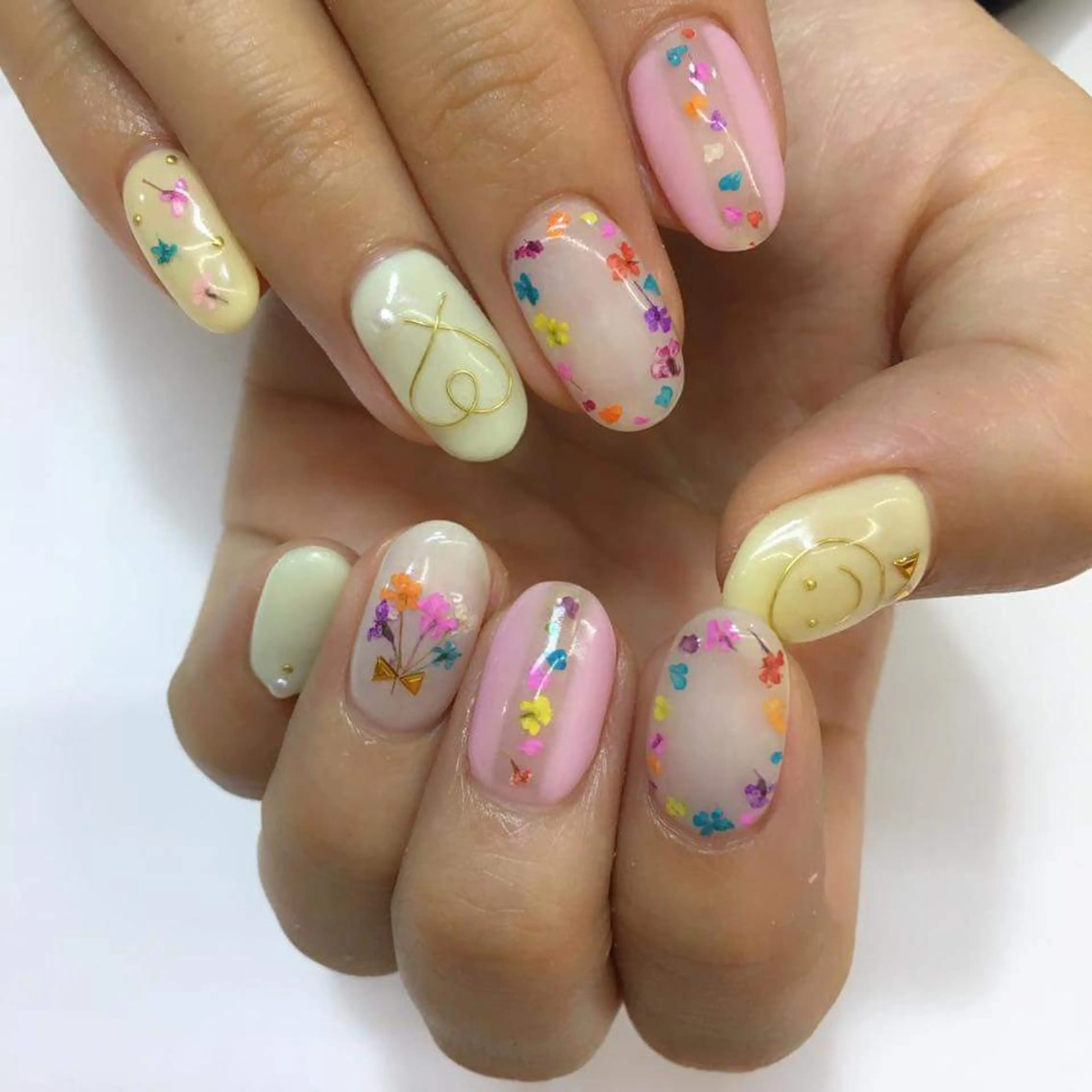 ミディアム カラー ネイル NAILSGOGO shibuyaのネイルデザイン