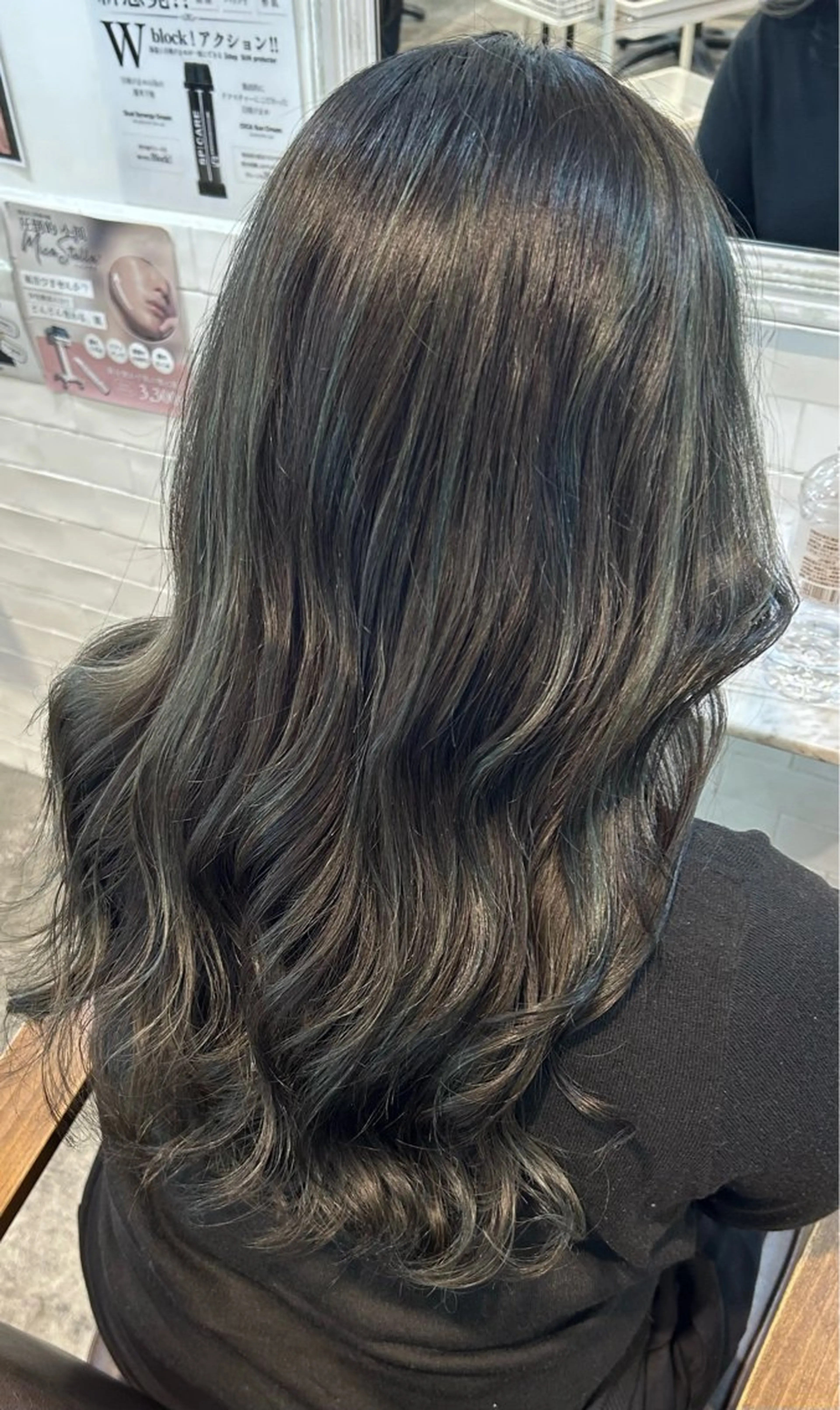 カラー ブリーチ ハイライトカラー 中島 花彩のヘアスタイル