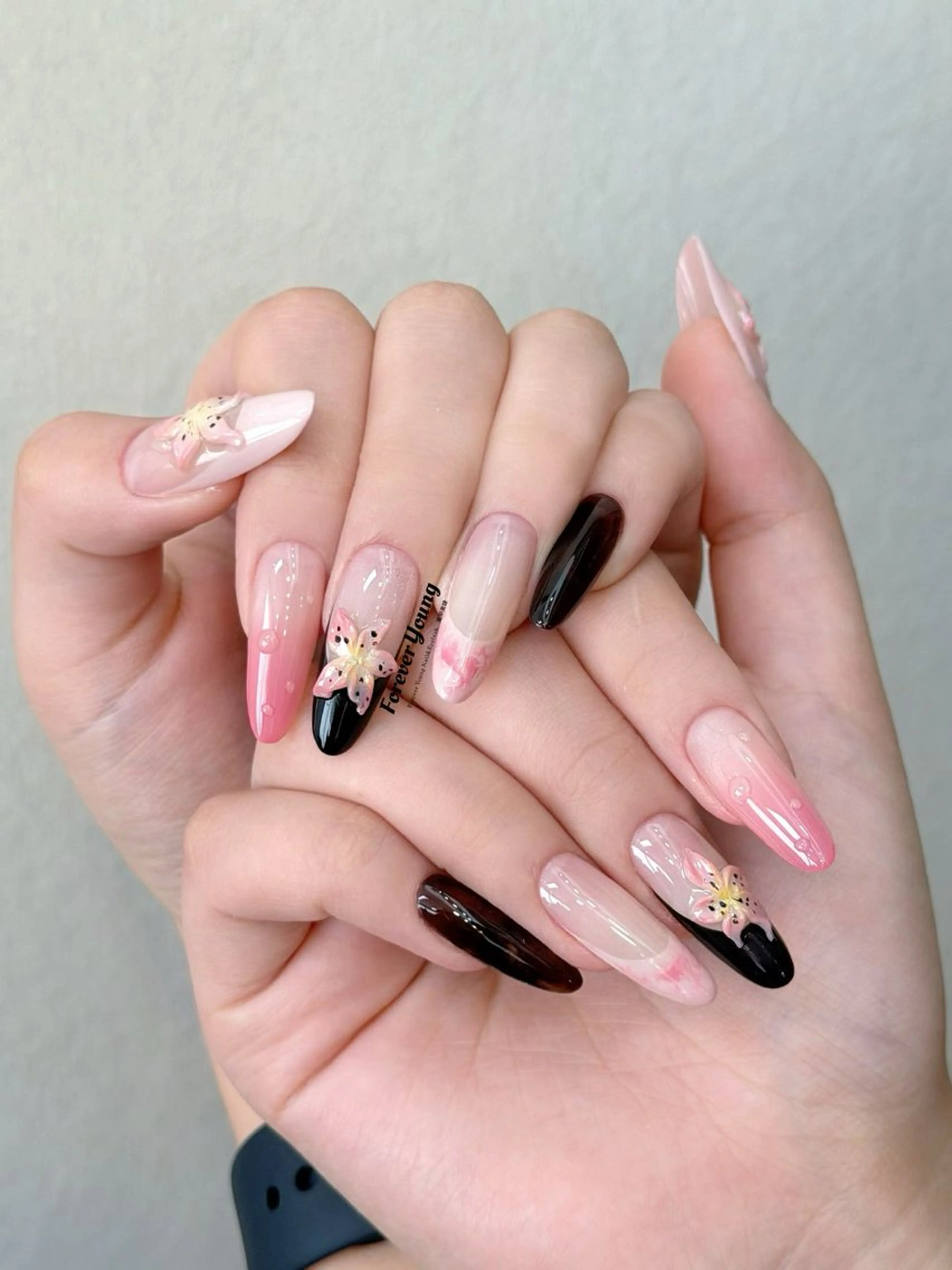 ネイル Nail salon recess池袋所属・惠 美奈のネイルデザイン