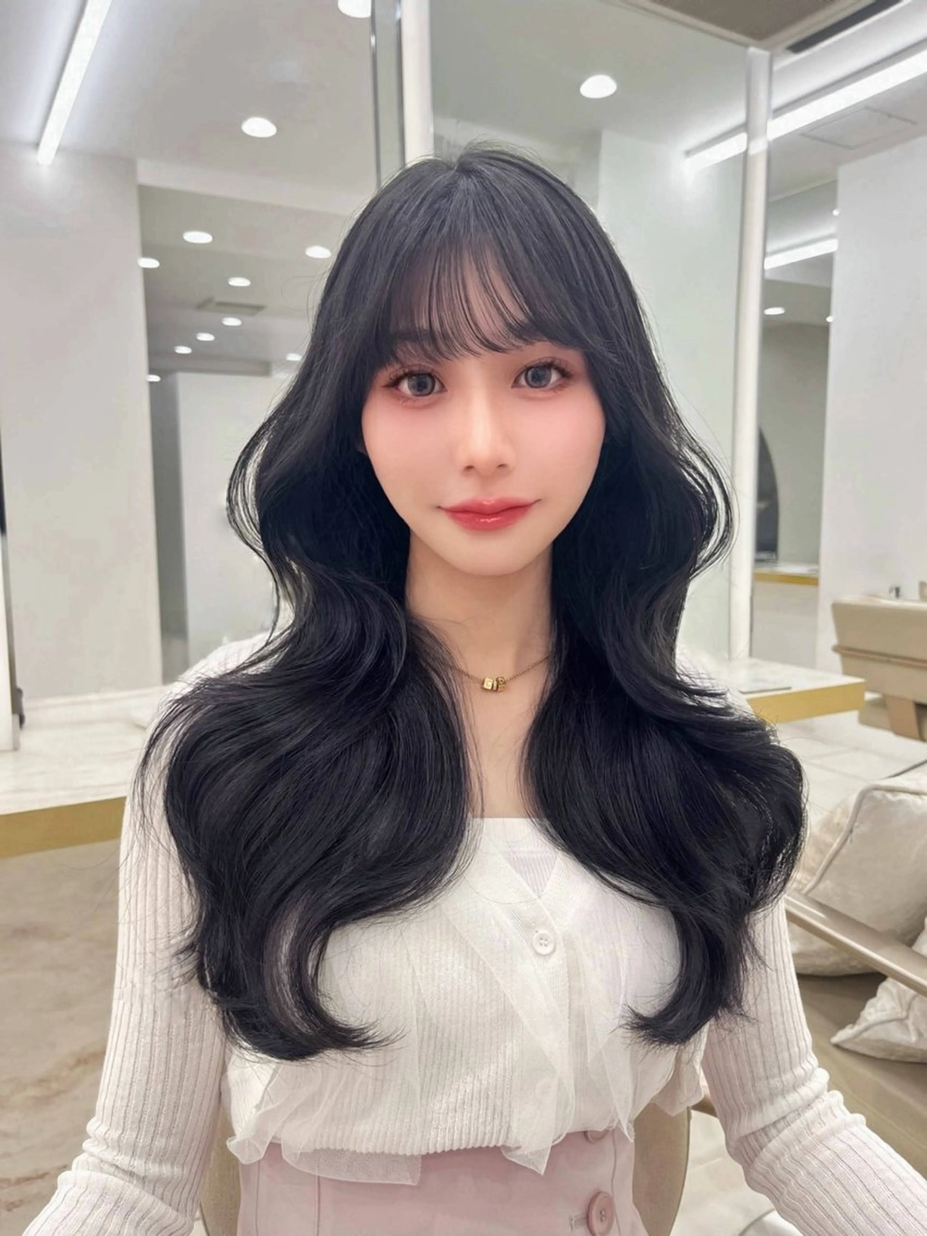 ロング 岡部 未咲希のヘアスタイル