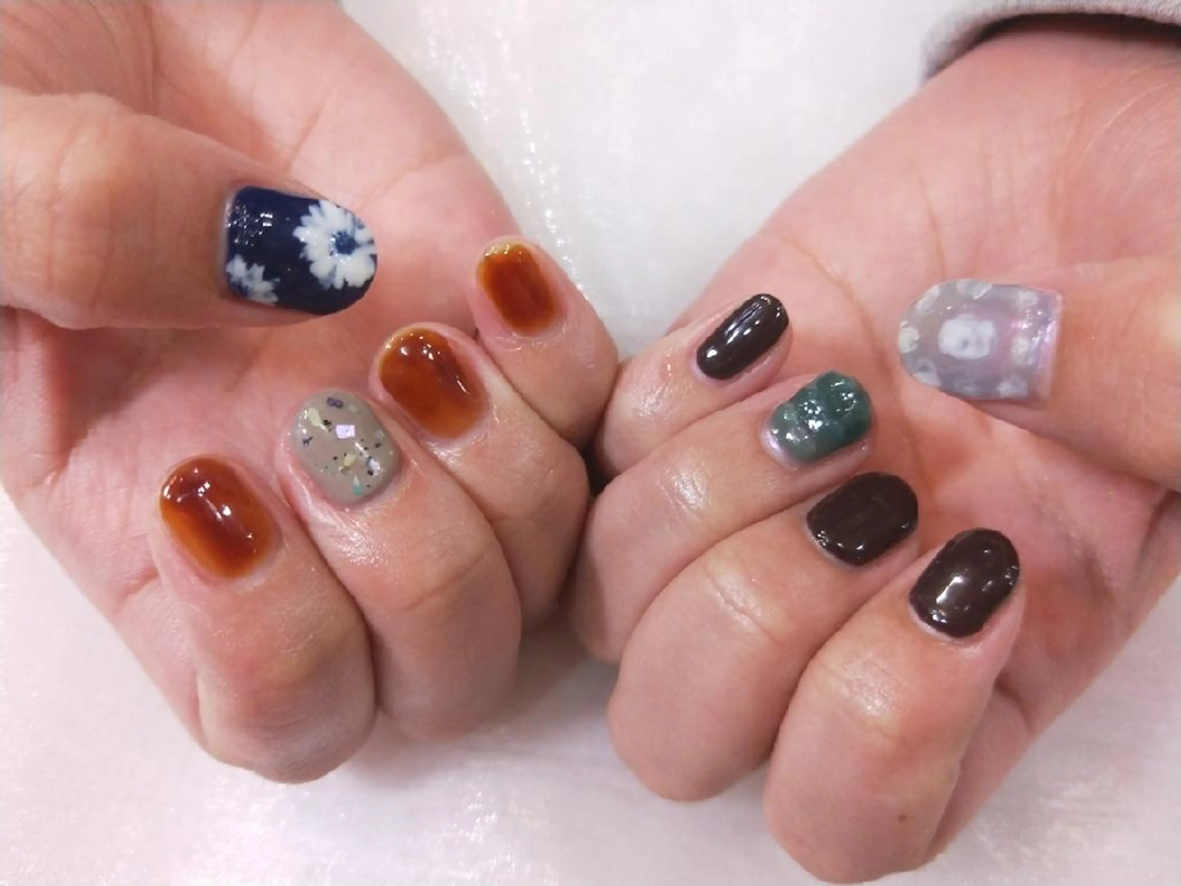 ネイル ハンドネイル ハンドケア R'well所属・はばすみれ🎀ﾈｲﾙ 光ﾌｪｲｼｬﾙ ﾍｱのネイルデザイン