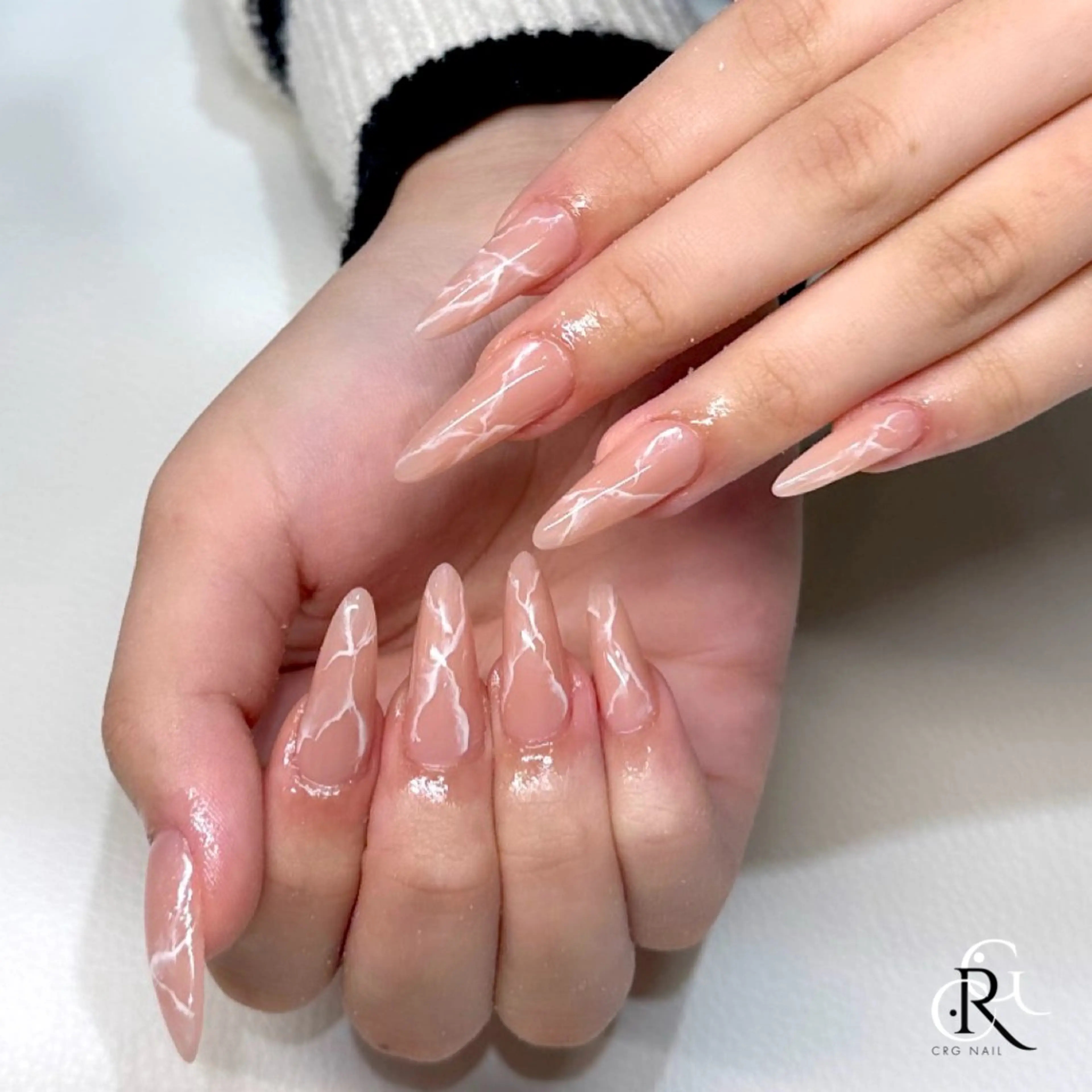 ネイル 大理石ネイル(マーブル) ニュアンスネイル ハンドネイル 美フォルム✨ CRG　RURIのネイルデザイン