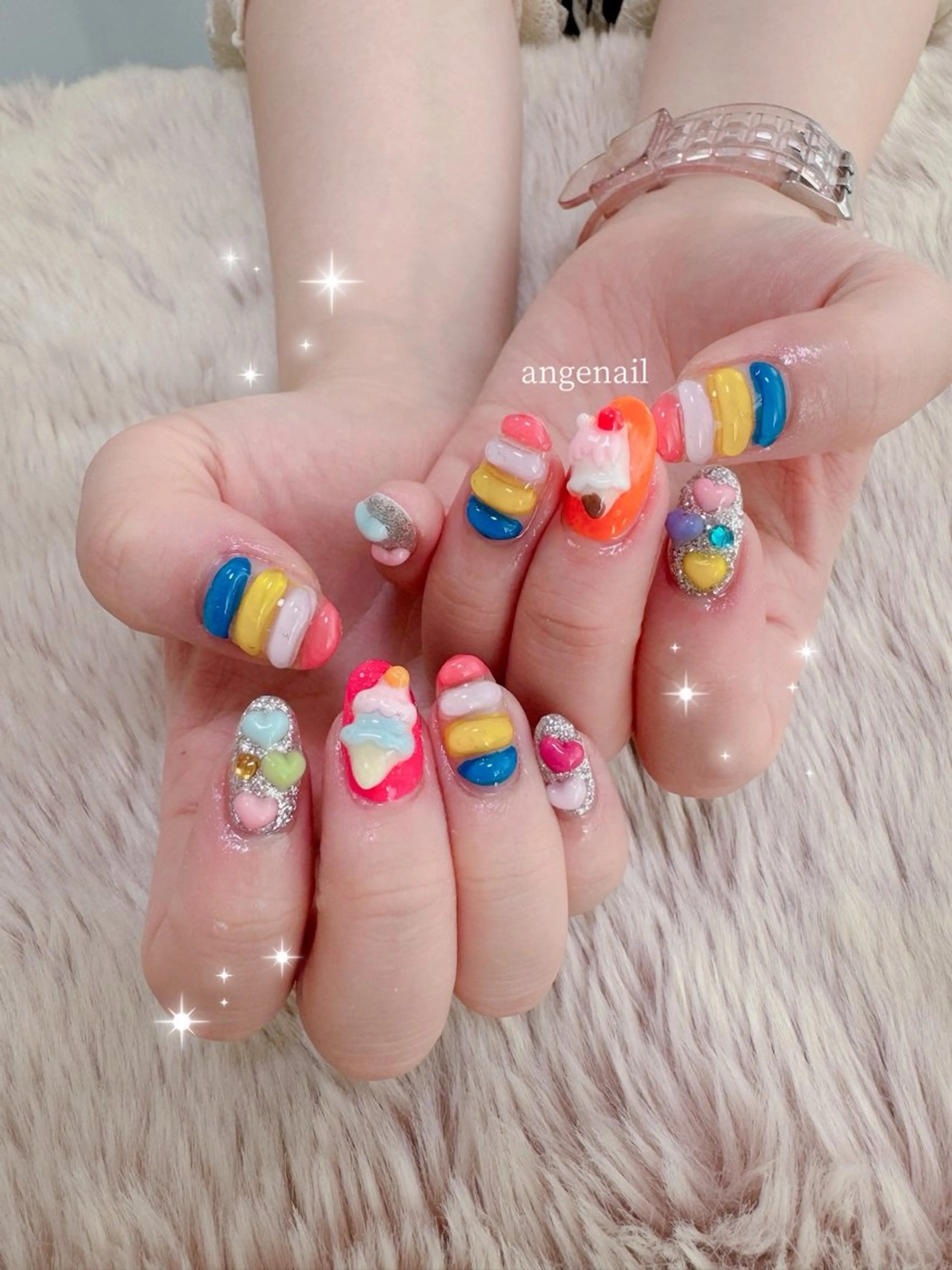 ネイル ハンドネイル オーナーネイリスト MAKIのネイルデザイン