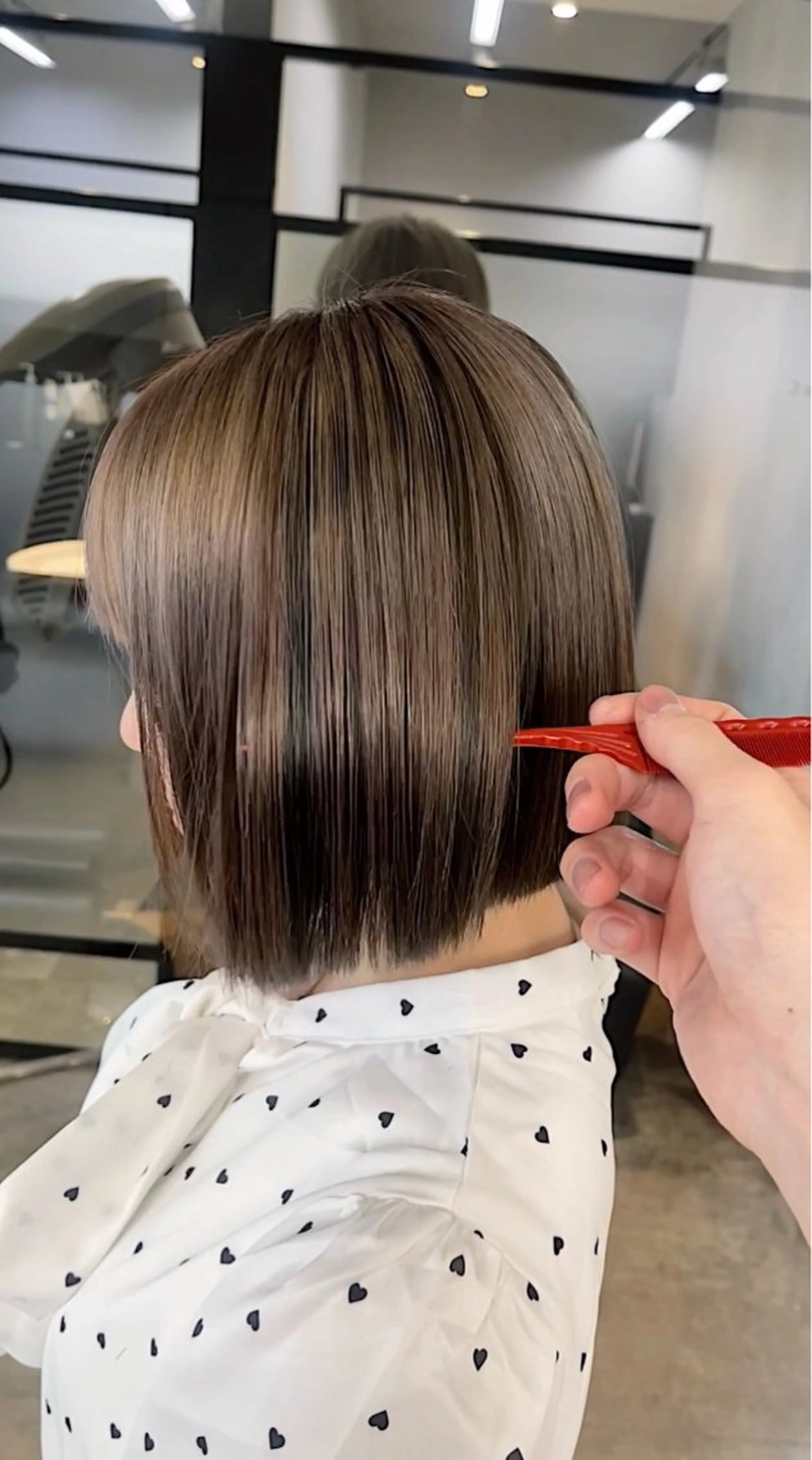 ショート ボブ 縮毛矯正 トリートメント け んブリーチ縮毛矯正のヘアスタイル