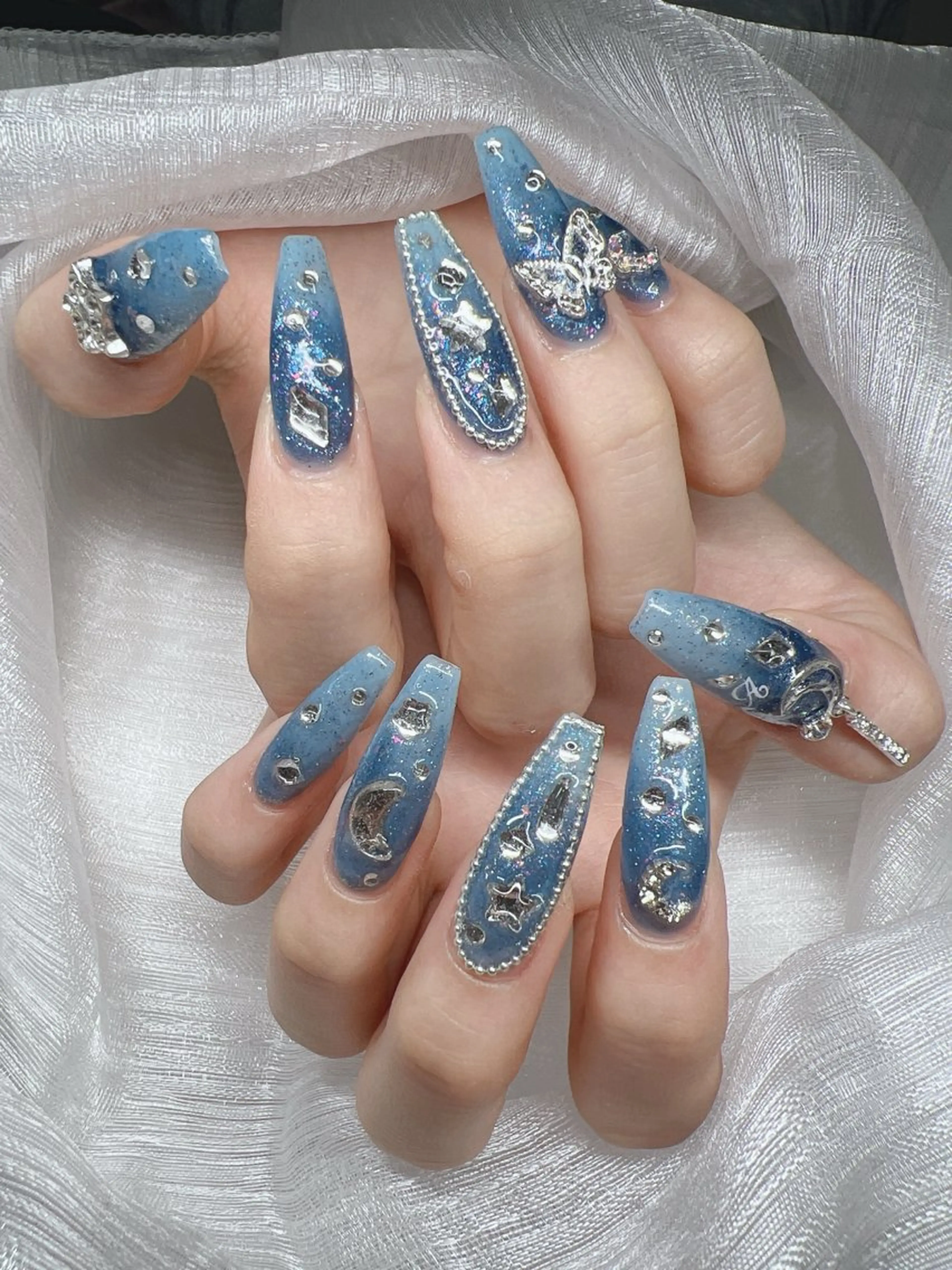 ネイル 長さ出し グラデーション 卒業式 キラキラネイル マグネットネイル ハンドネイル Lee Nails チップ長さだし専門店のネイルデザイン