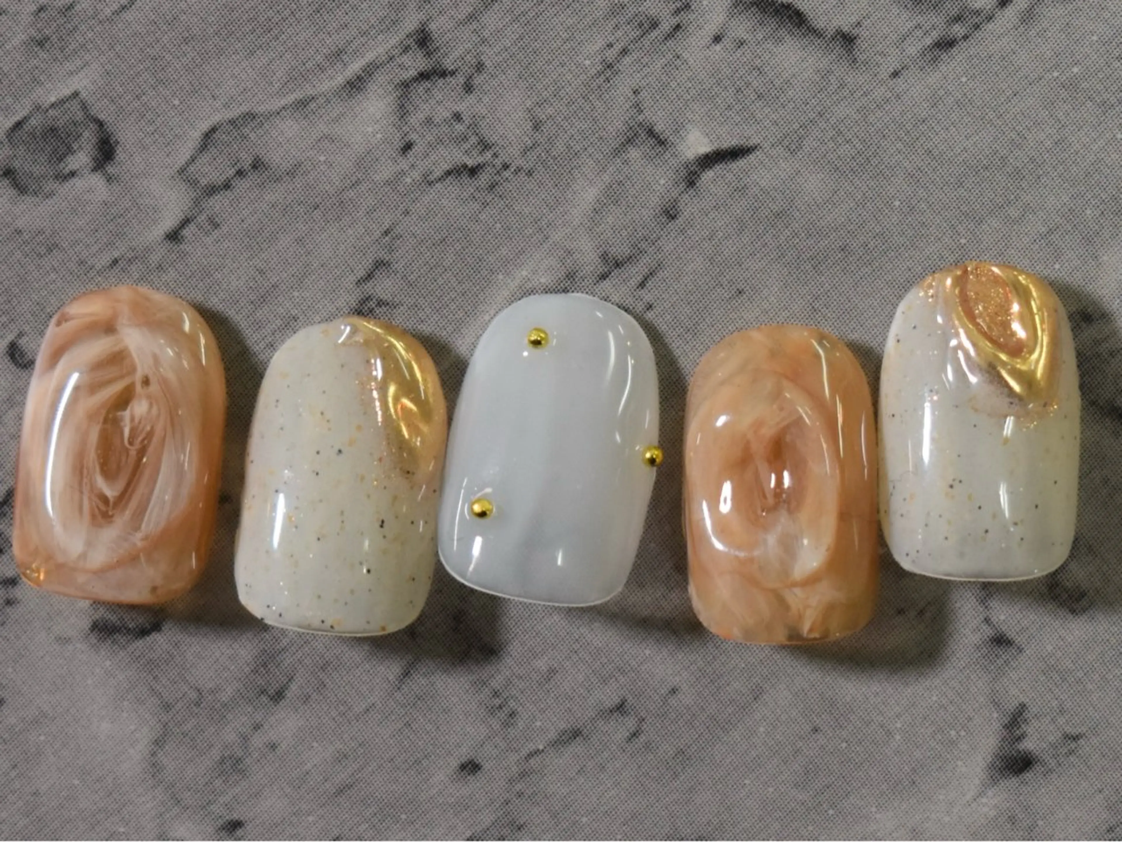 ネイル ニュアンスネイル ハンドネイル 個性派ニュアンス nuts nail所属・【池袋】nuts nail　なつみのネイルデザイン
