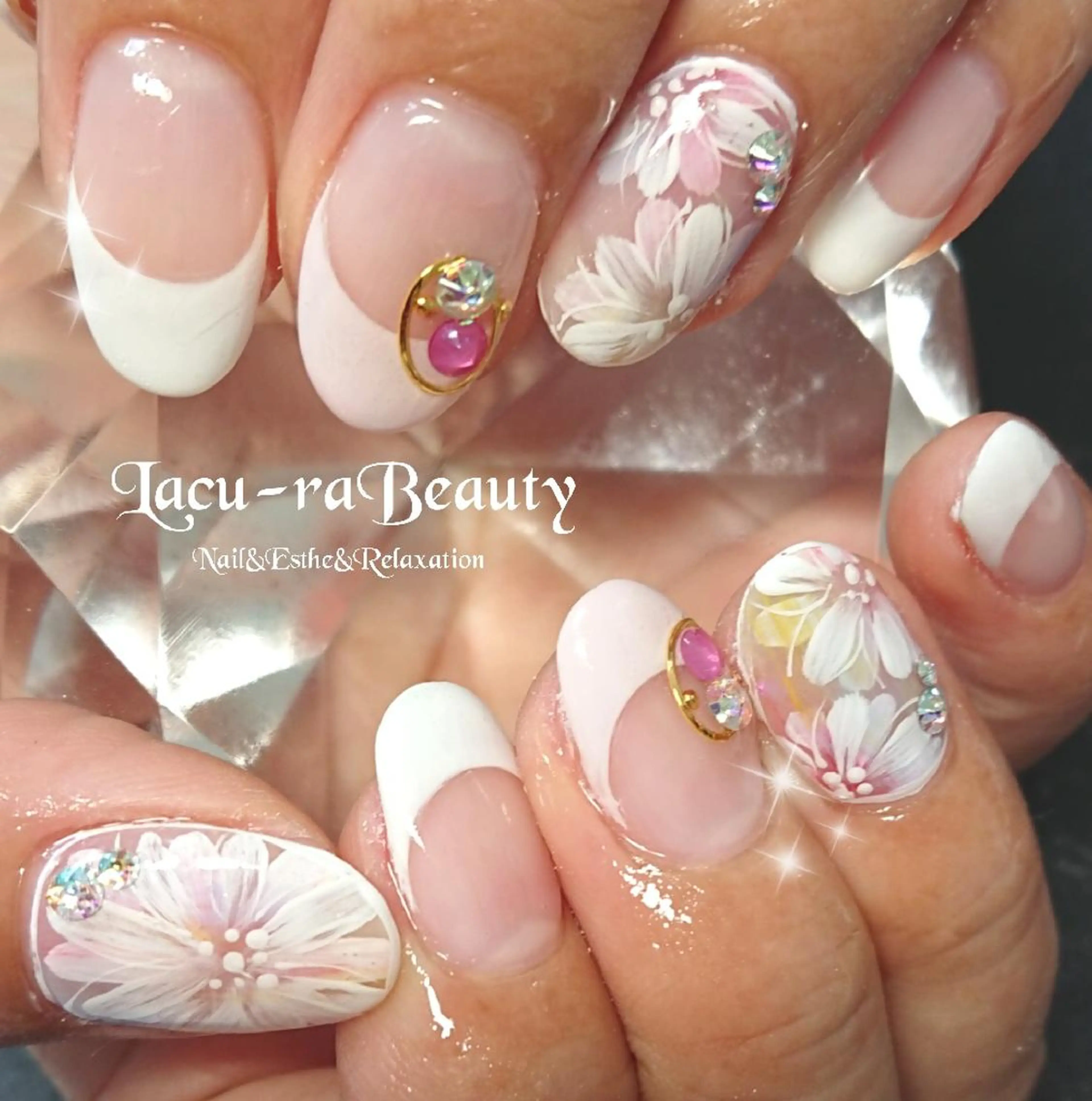 ネイル 小顔と腸の専門店 ラクーラビューティのエステ・リラクイメージ