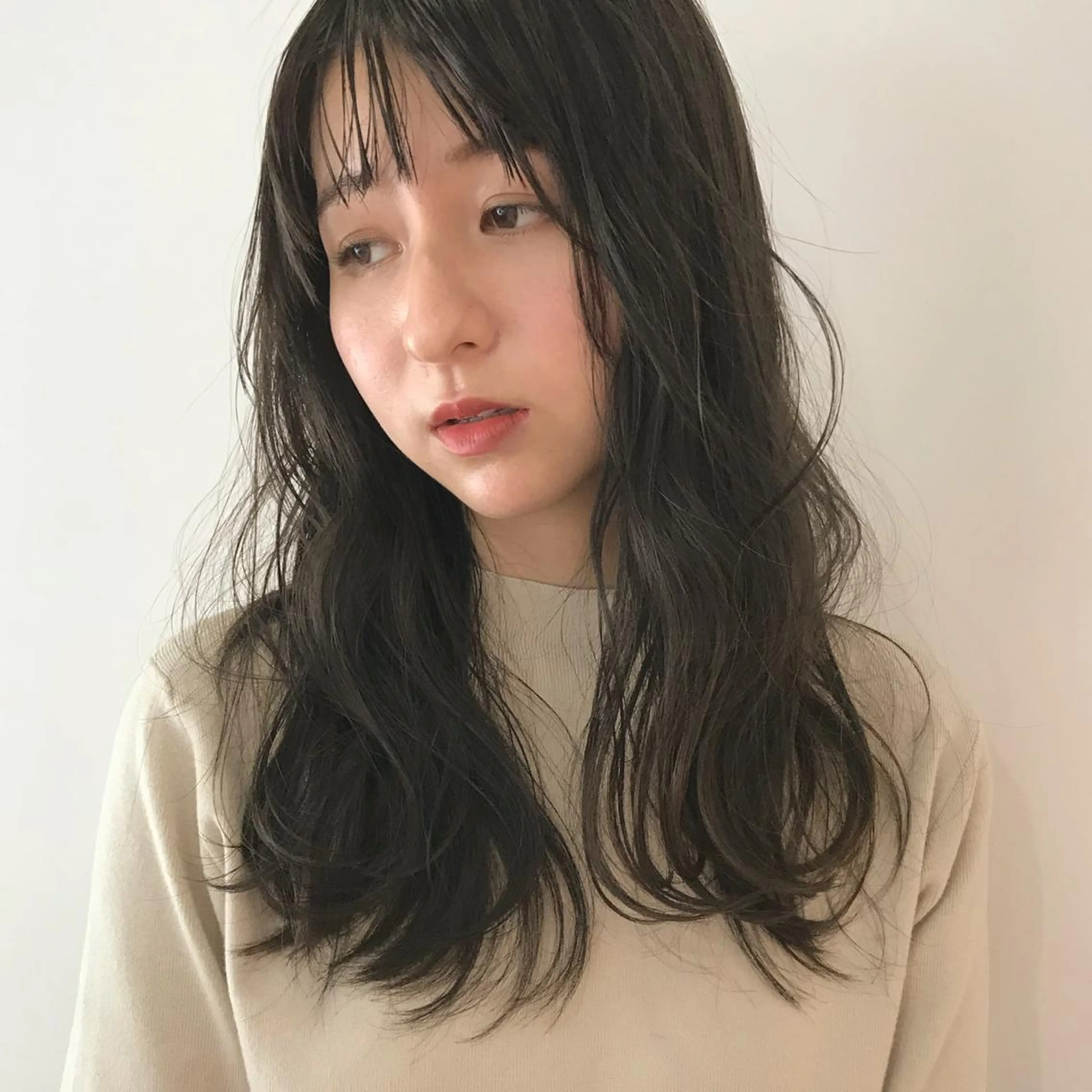 セミロング ✨艶ブリーチカラー ✨四ノ宮裕己のヘアスタイル