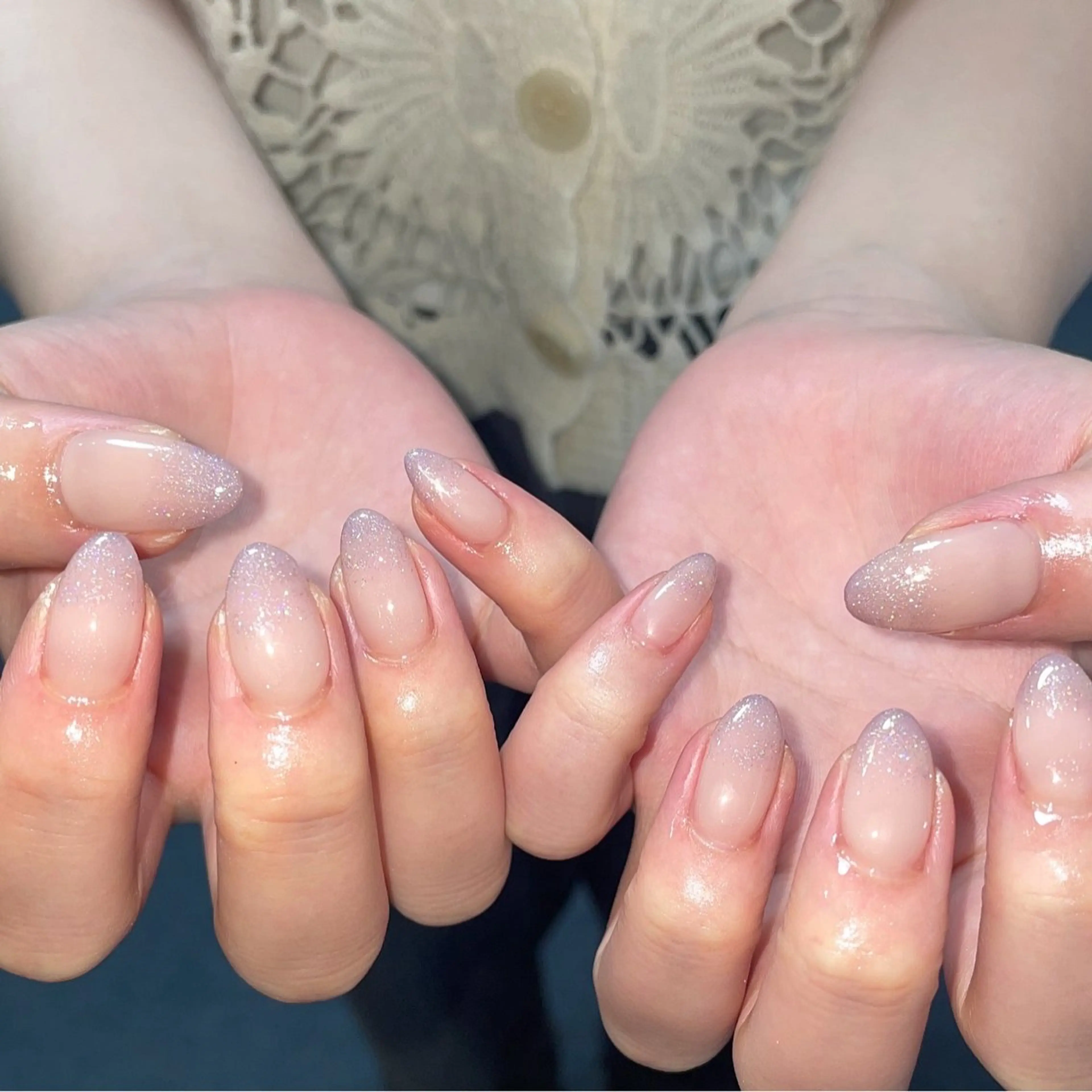 ネイル キラキラネイル ラメ(グリッター) ラメグラデーション オフィスネイル シンプルネイル ハンドネイル ハンドケア 🎀NAIL🎀 AI🪄︎︎◝✩のネイルデザイン