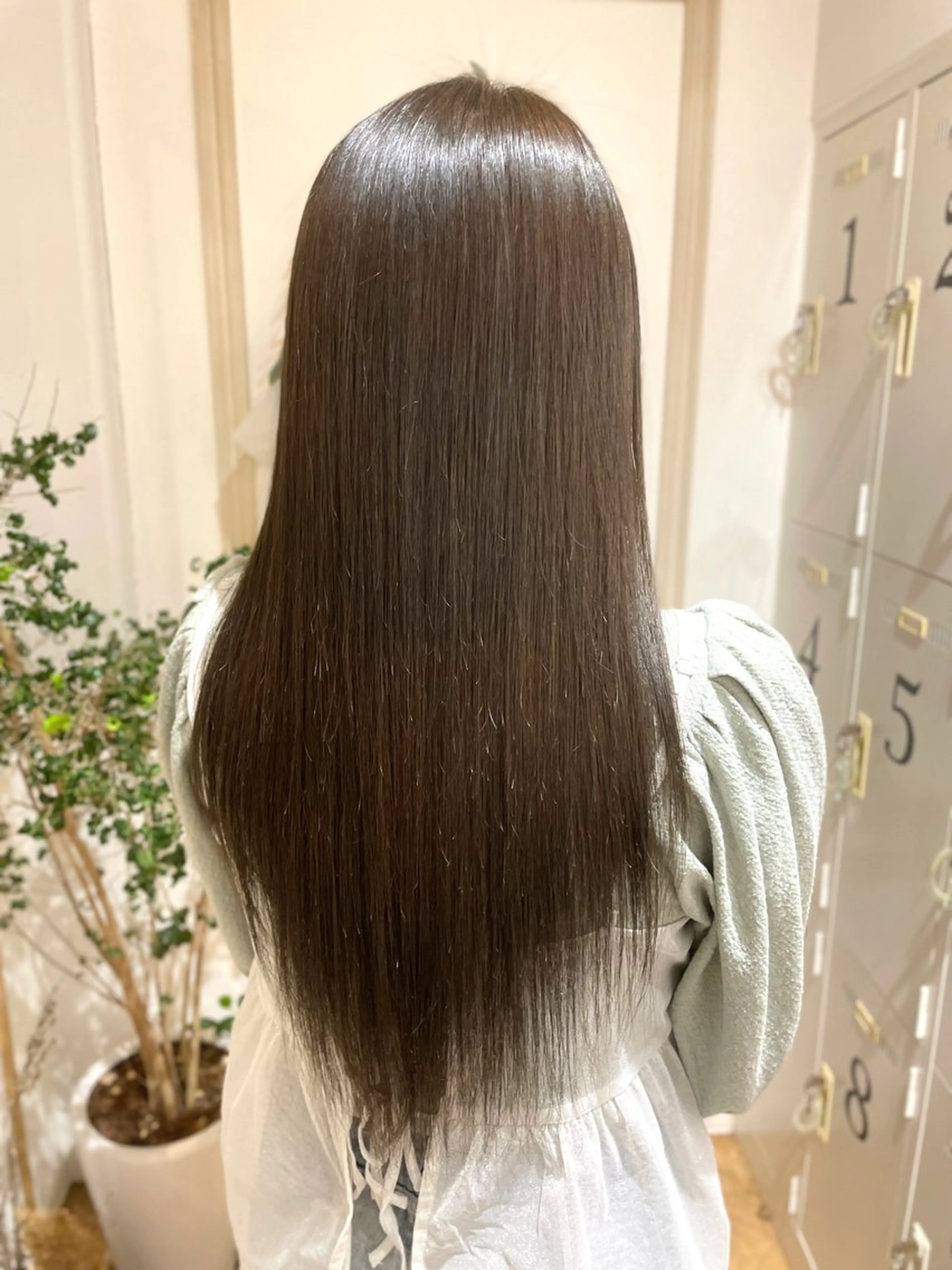 ロング カラー オリーブカラー ヘアカラー merc.🐰澤田 凜のヘアスタイル