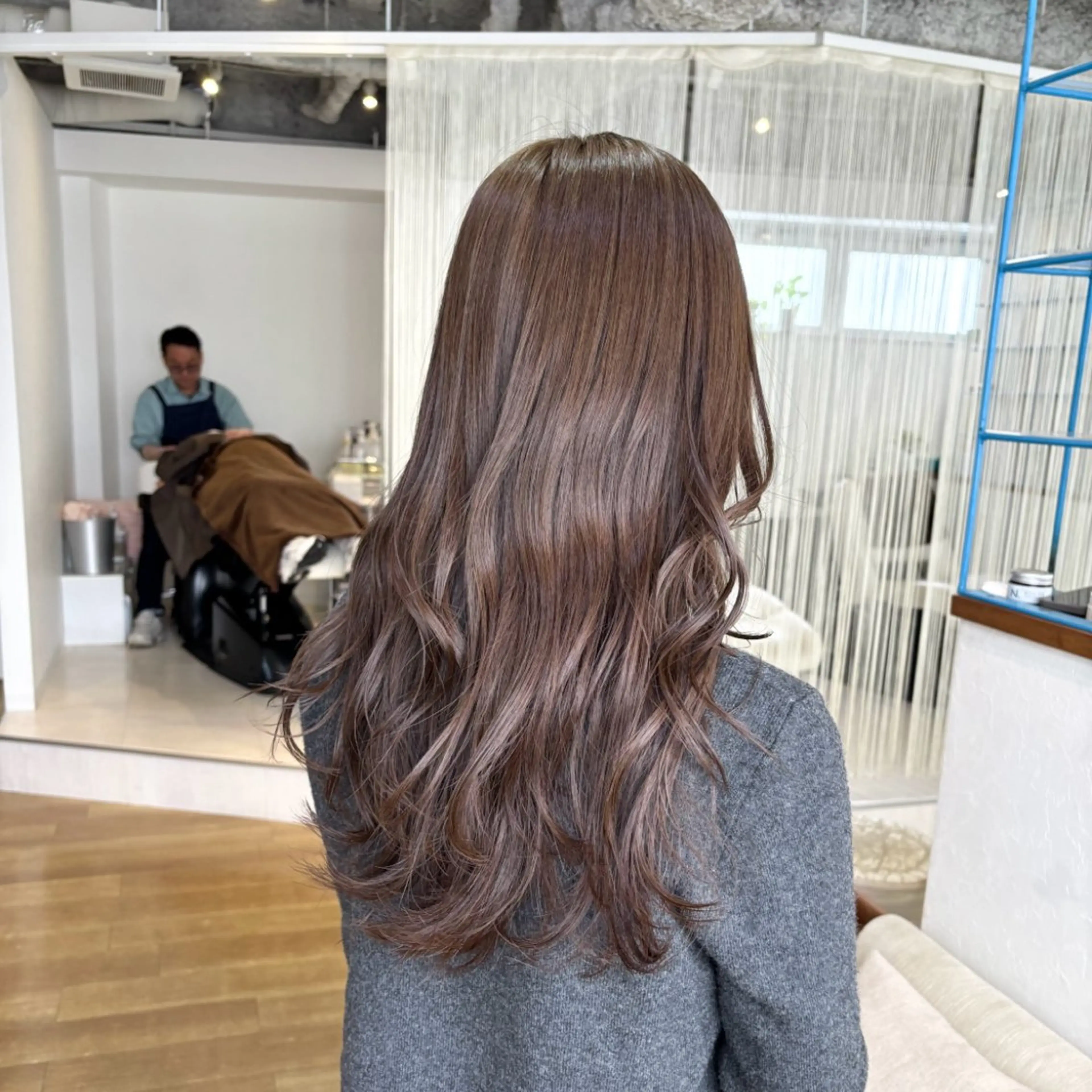 ロング カラー ベージュカラー ブリーチ ブラウンカラー 透明感カラー ブリーチなしカラー カット ヘアカラー トリートメント RINNO🌷艶髪/ 透明感&艶カラーのヘアスタイル