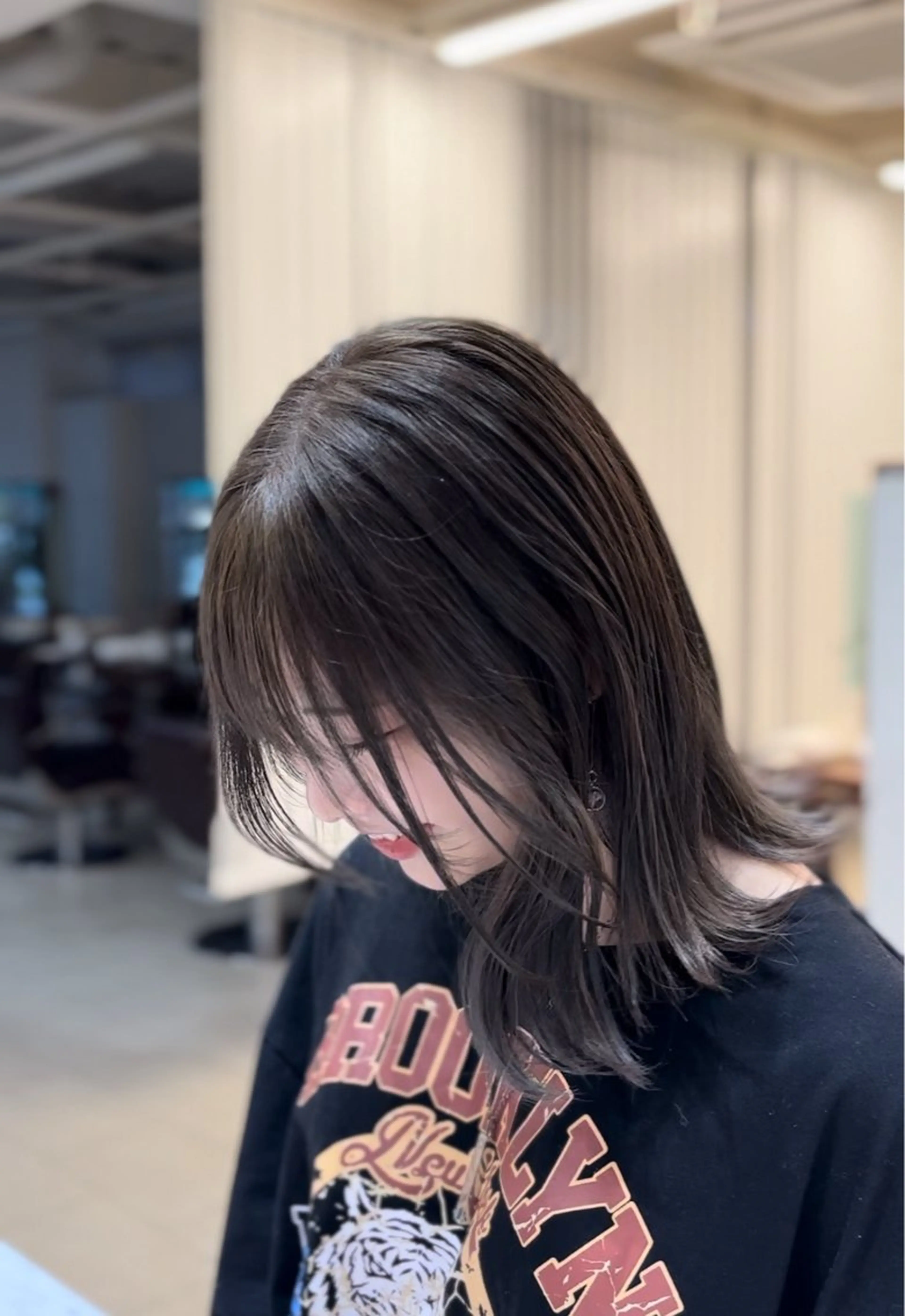 カラー ベージュカラー ブリーチ 透明感カラー ブリーチなしカラー オリーブベージュ 奥野 大成のヘアスタイル